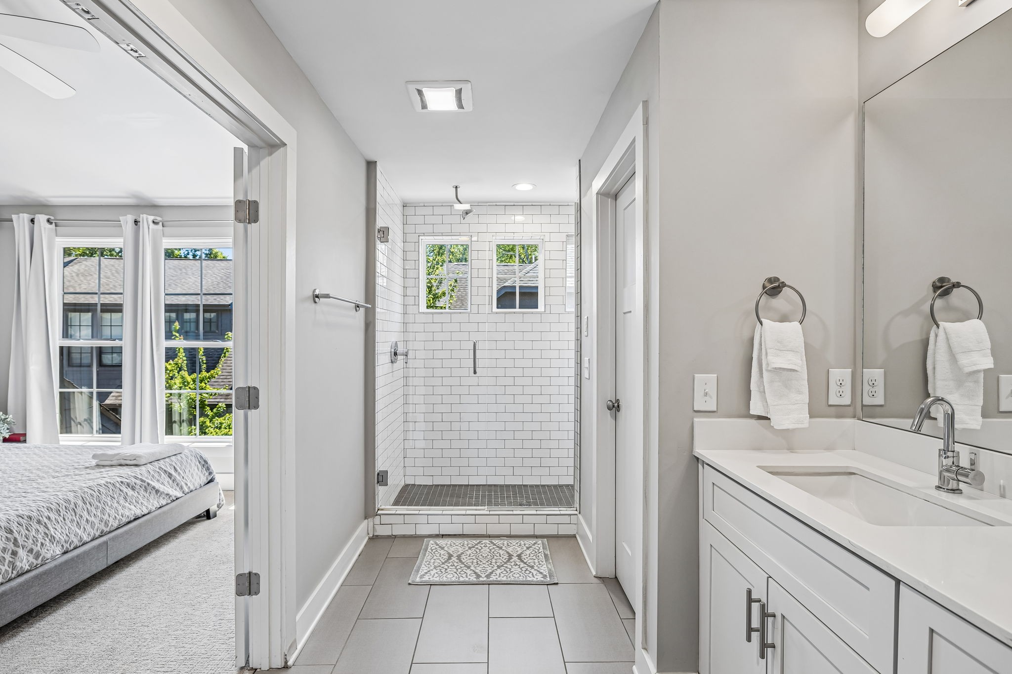2021 Beech Ave Unit: 4
