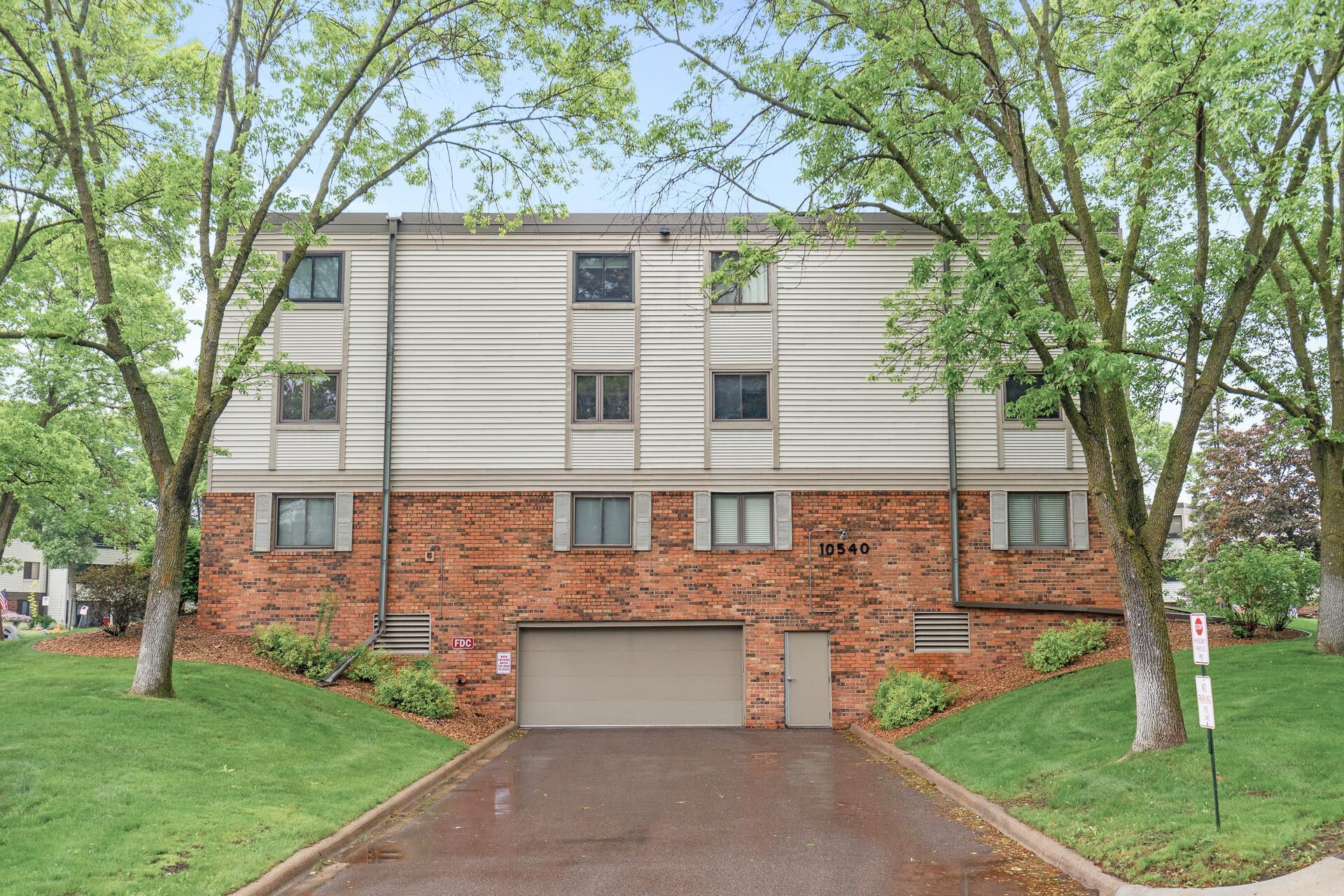 10540 43rd Avenue N Unit: 303