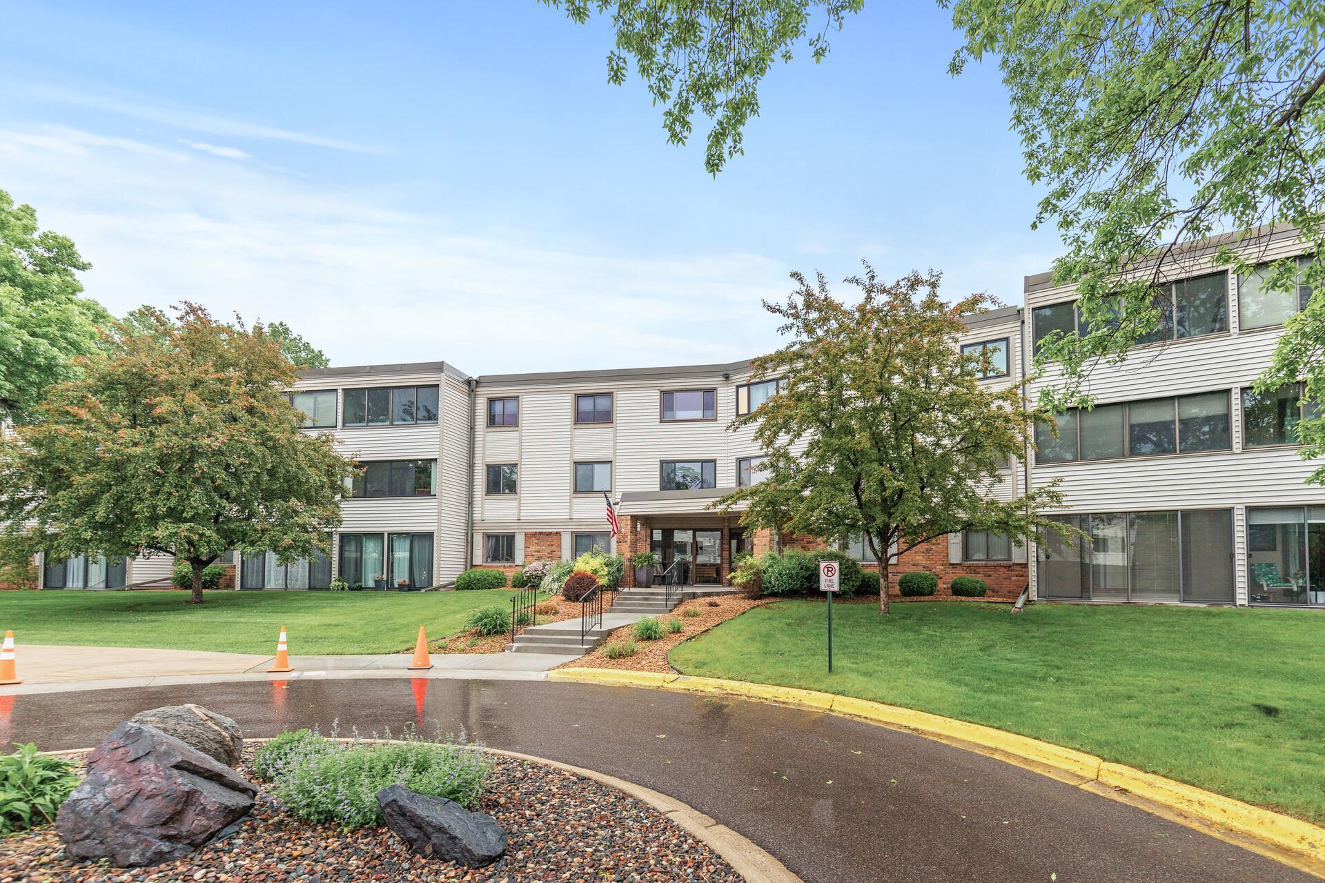 10540 43rd Avenue N Unit: 303