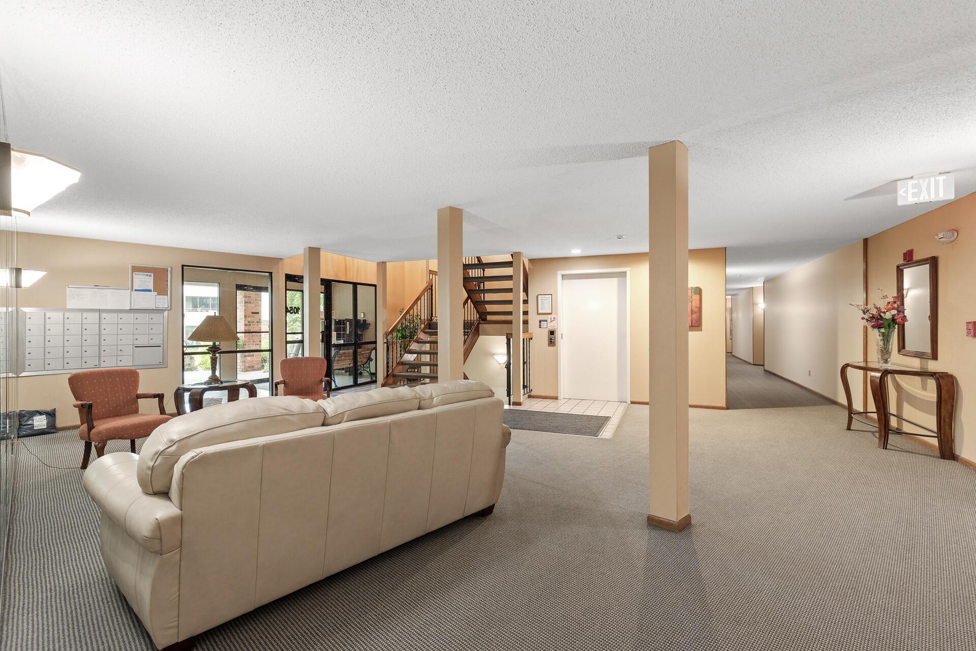 10540 43rd Avenue N Unit: 303