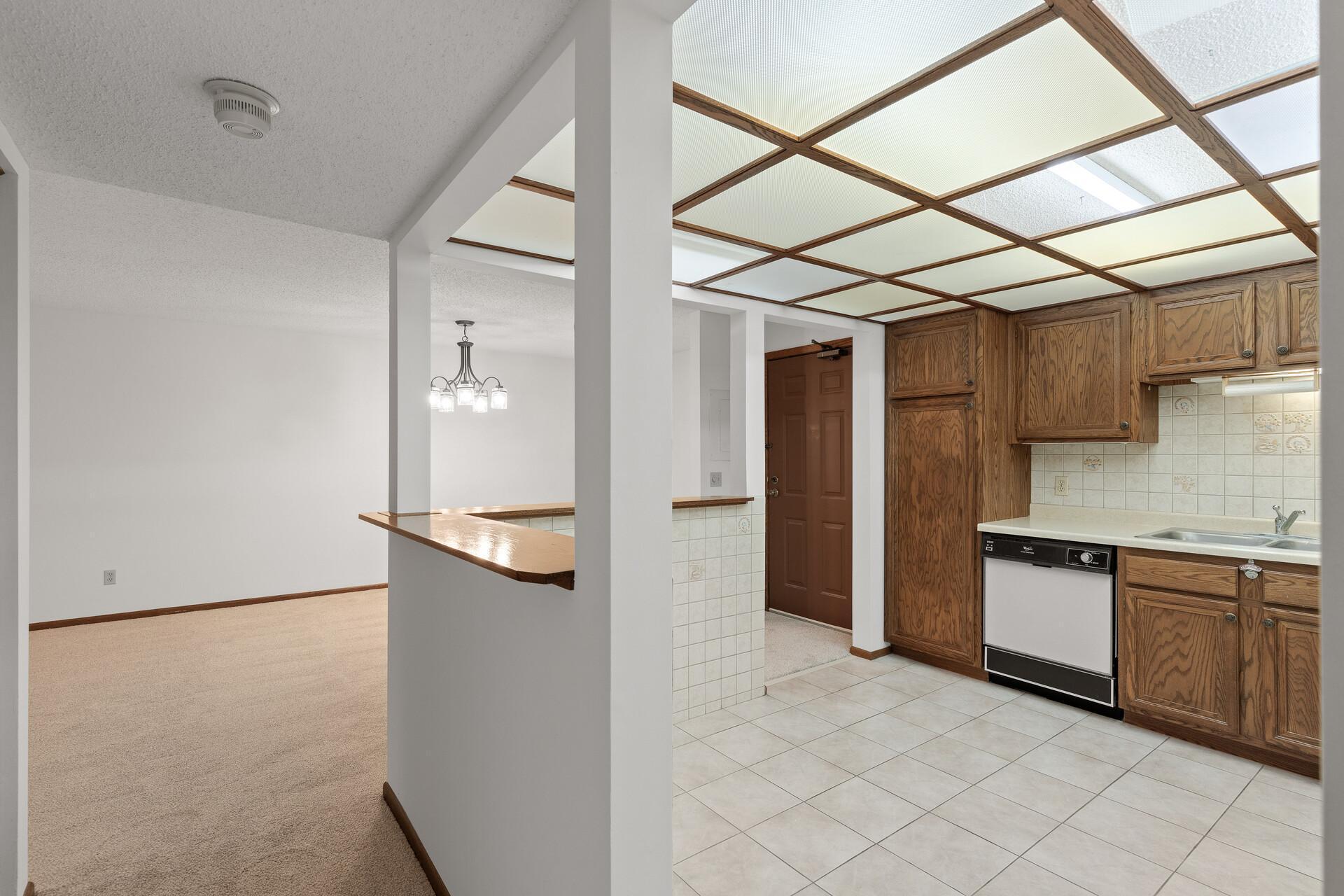 10540 43rd Avenue N Unit: 303