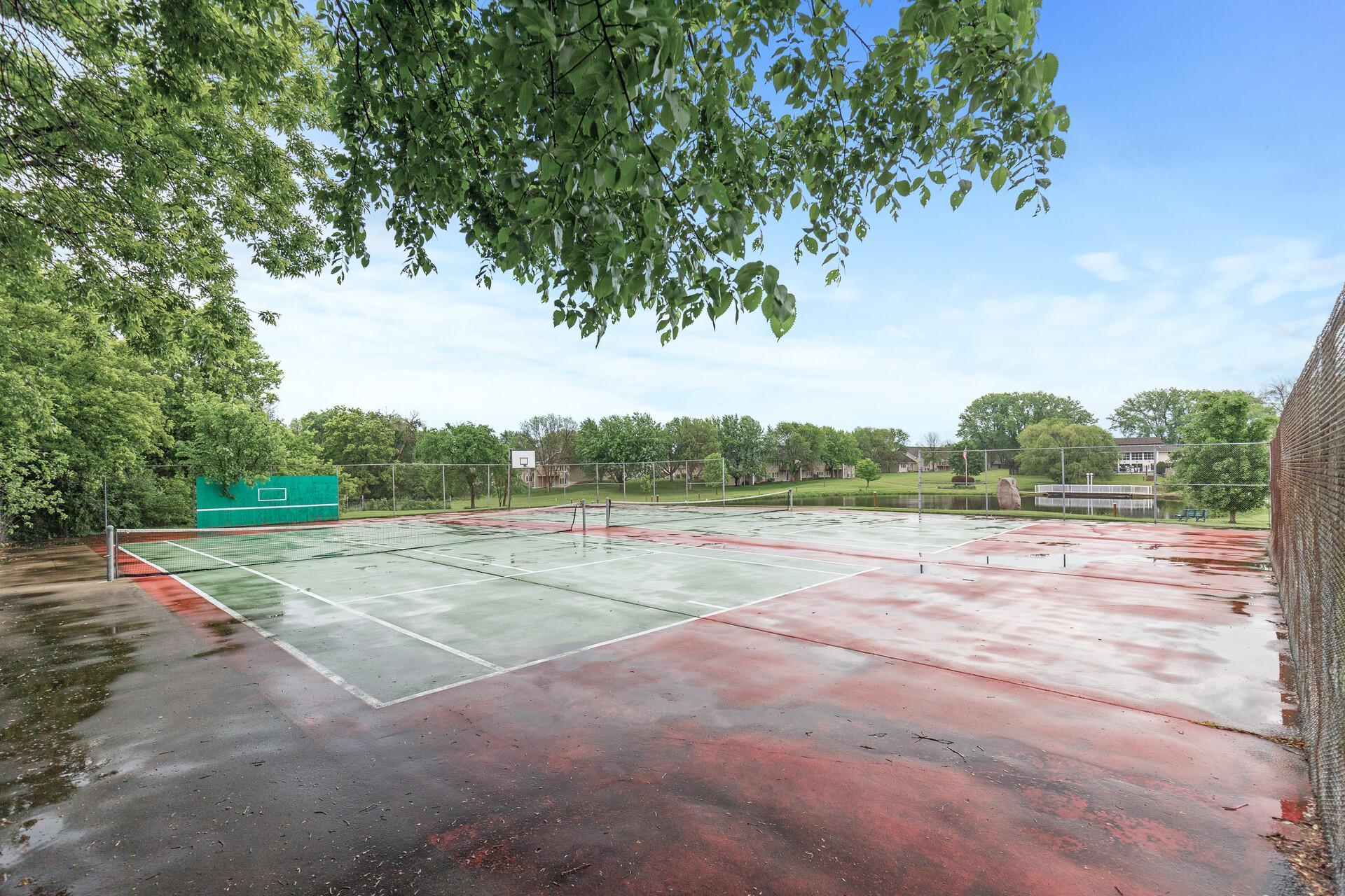 10540 43rd Avenue N Unit: 303