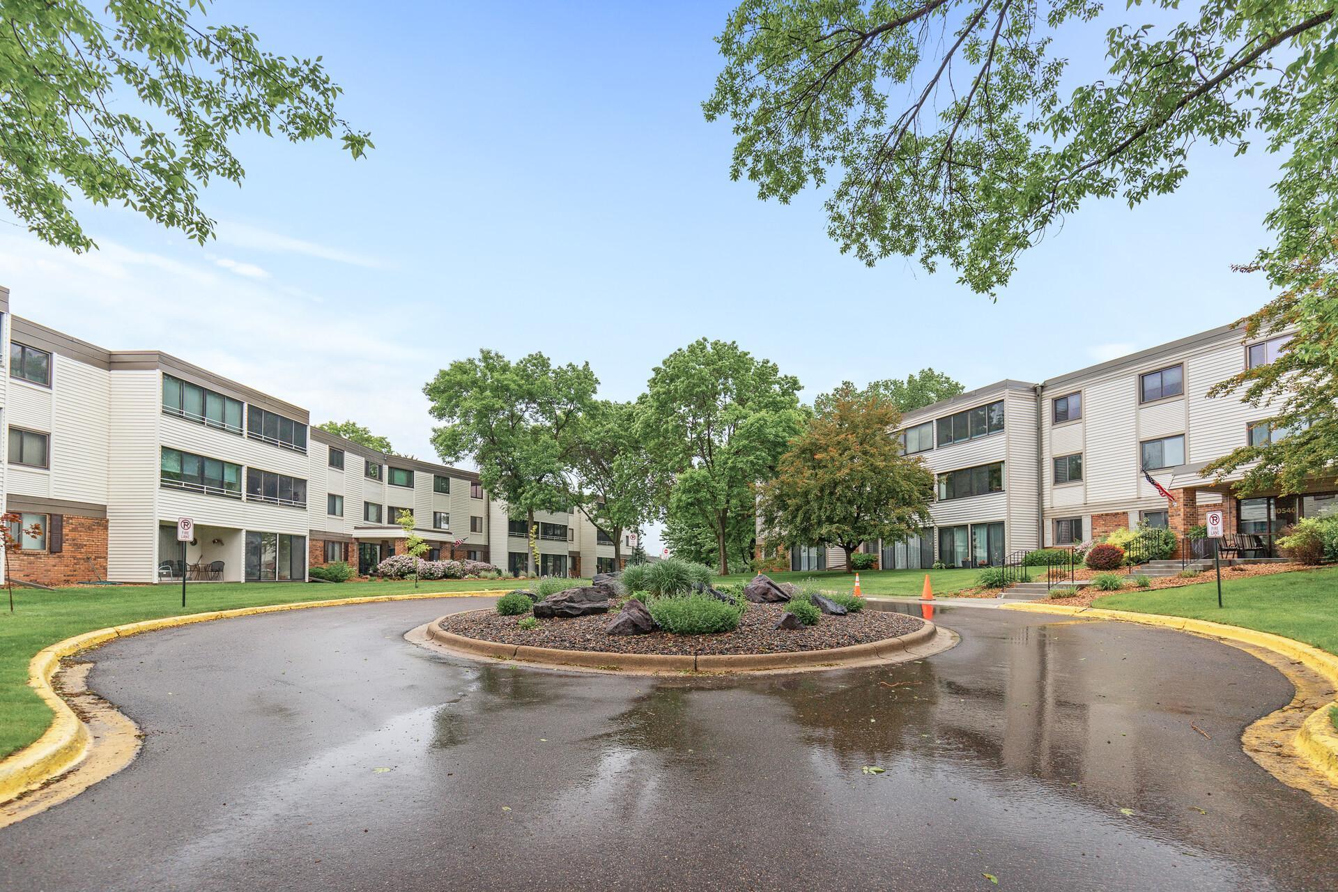 10540 43rd Avenue N Unit: 303