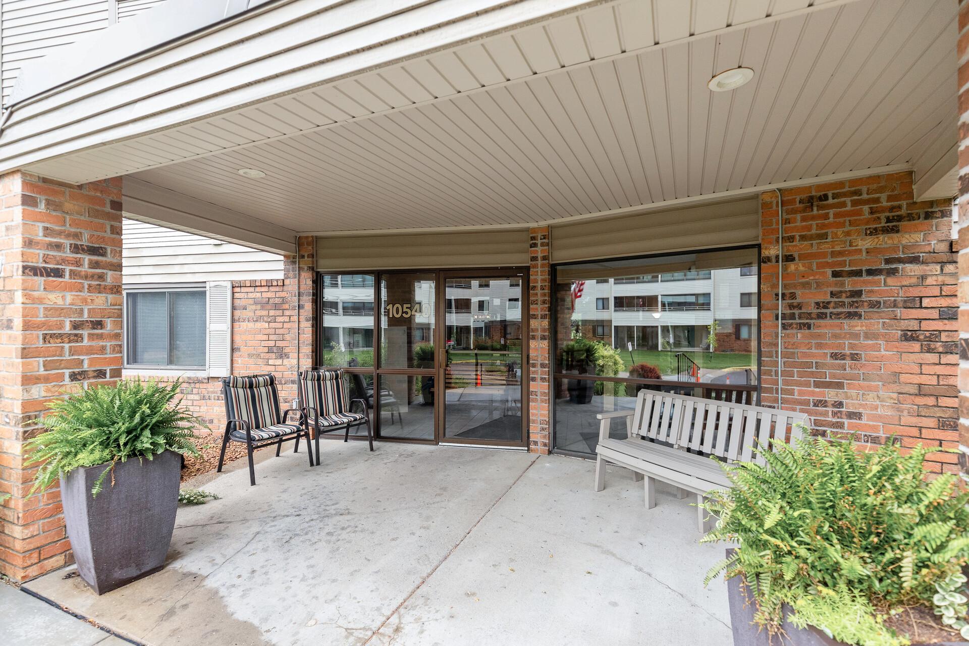 10540 43rd Avenue N Unit: 303