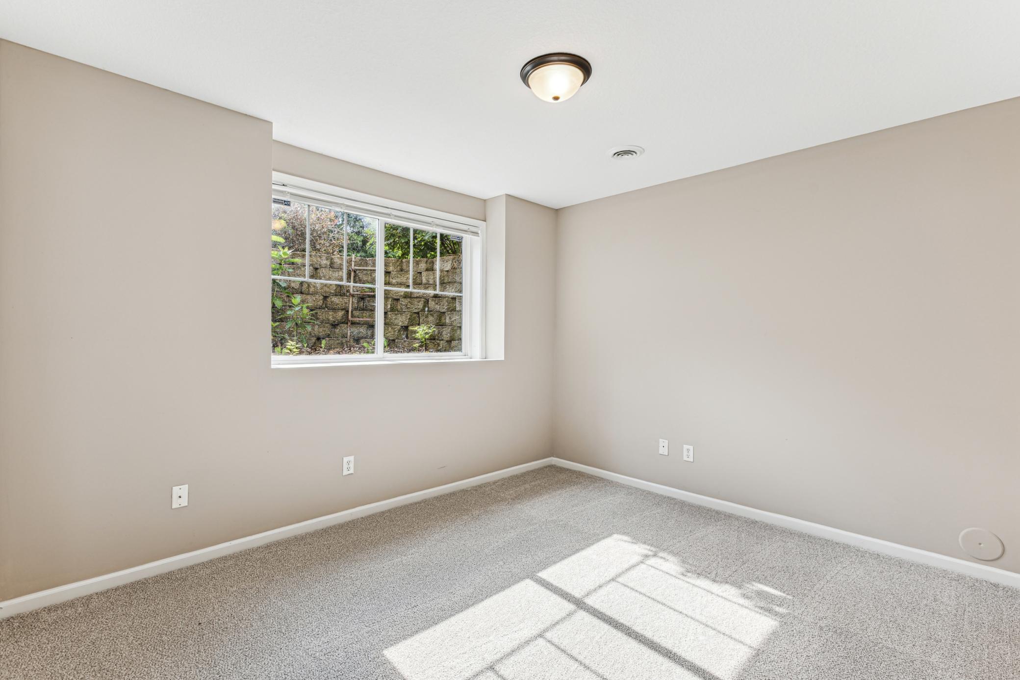 13326 Tulip Street NW