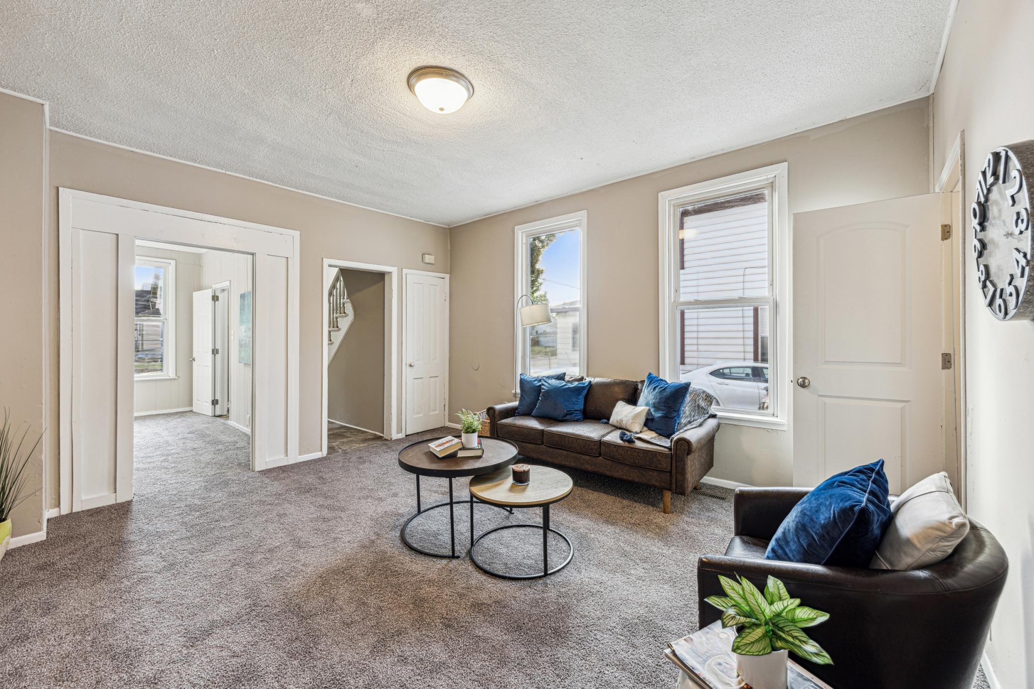 547 Western Avenue N