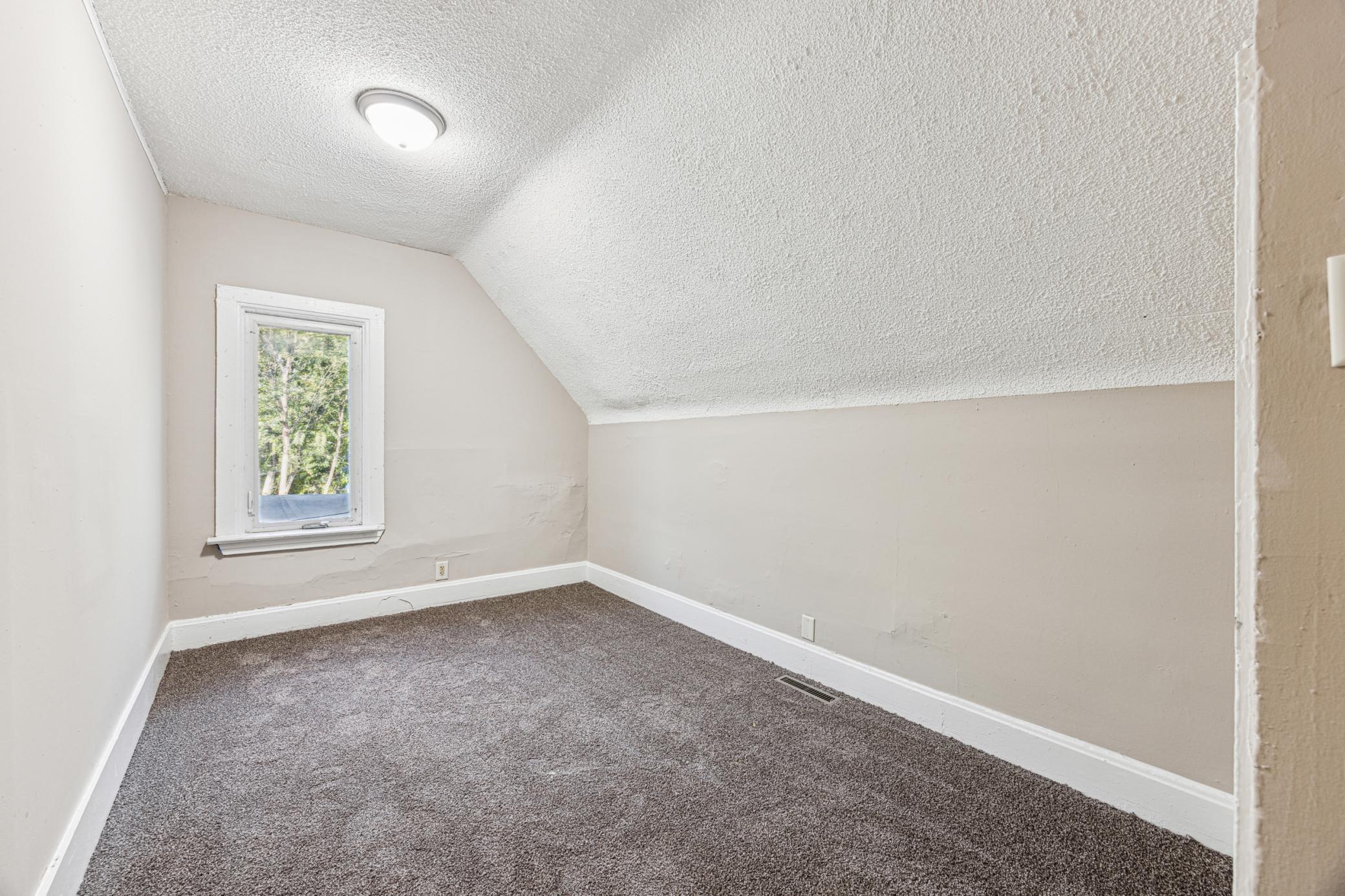 547 Western Avenue N