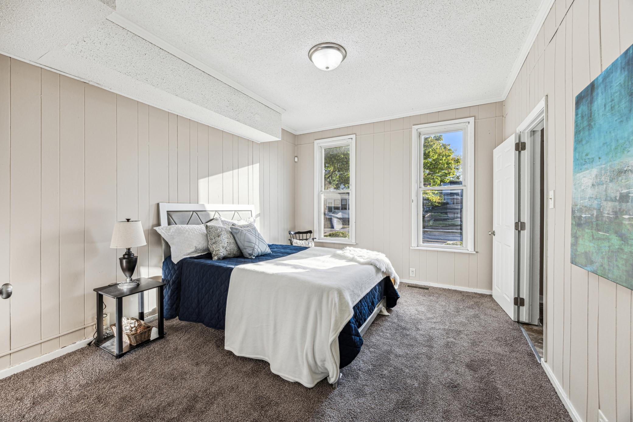 547 Western Avenue N