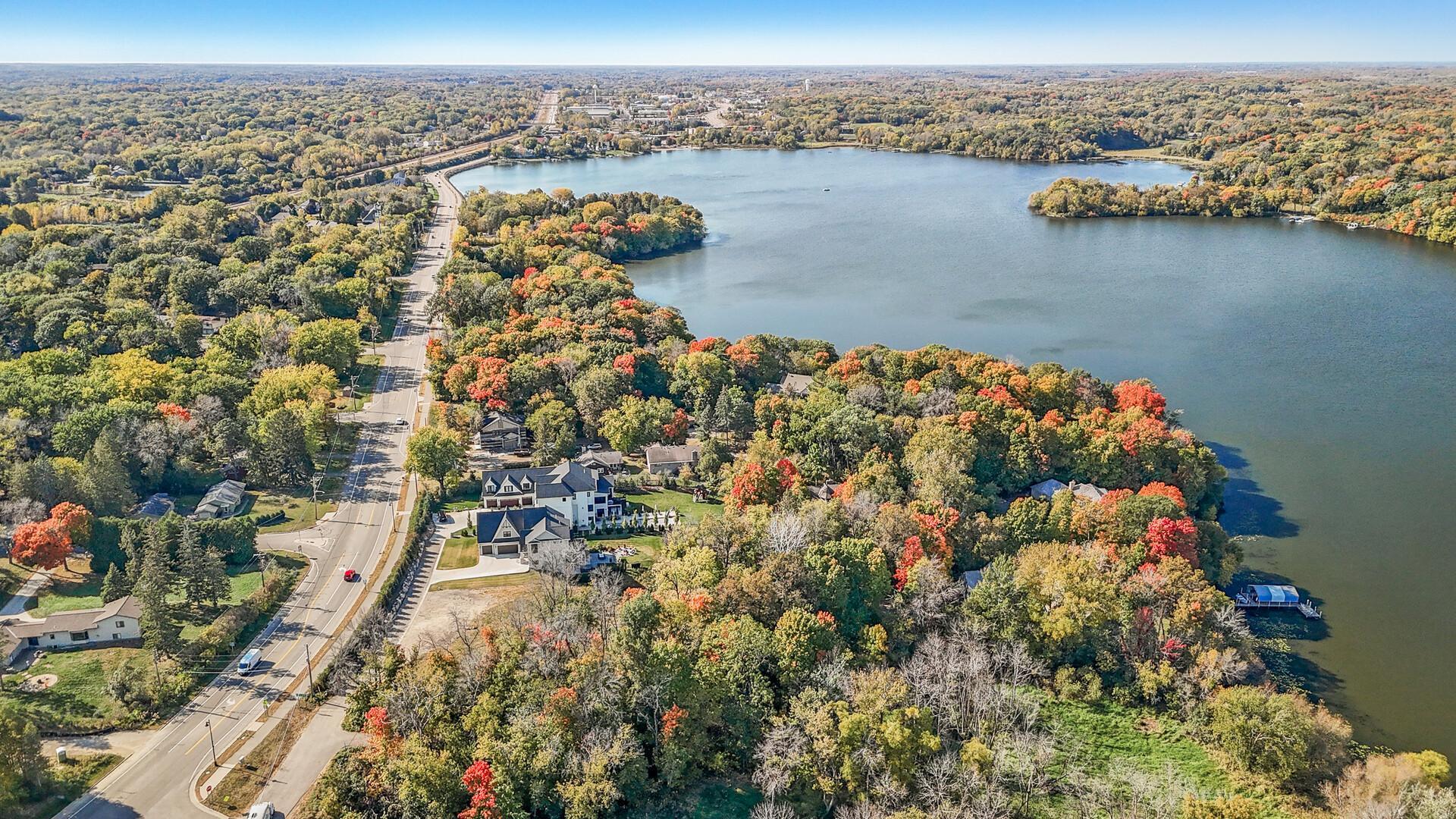 1040 Old Long Lake Road
