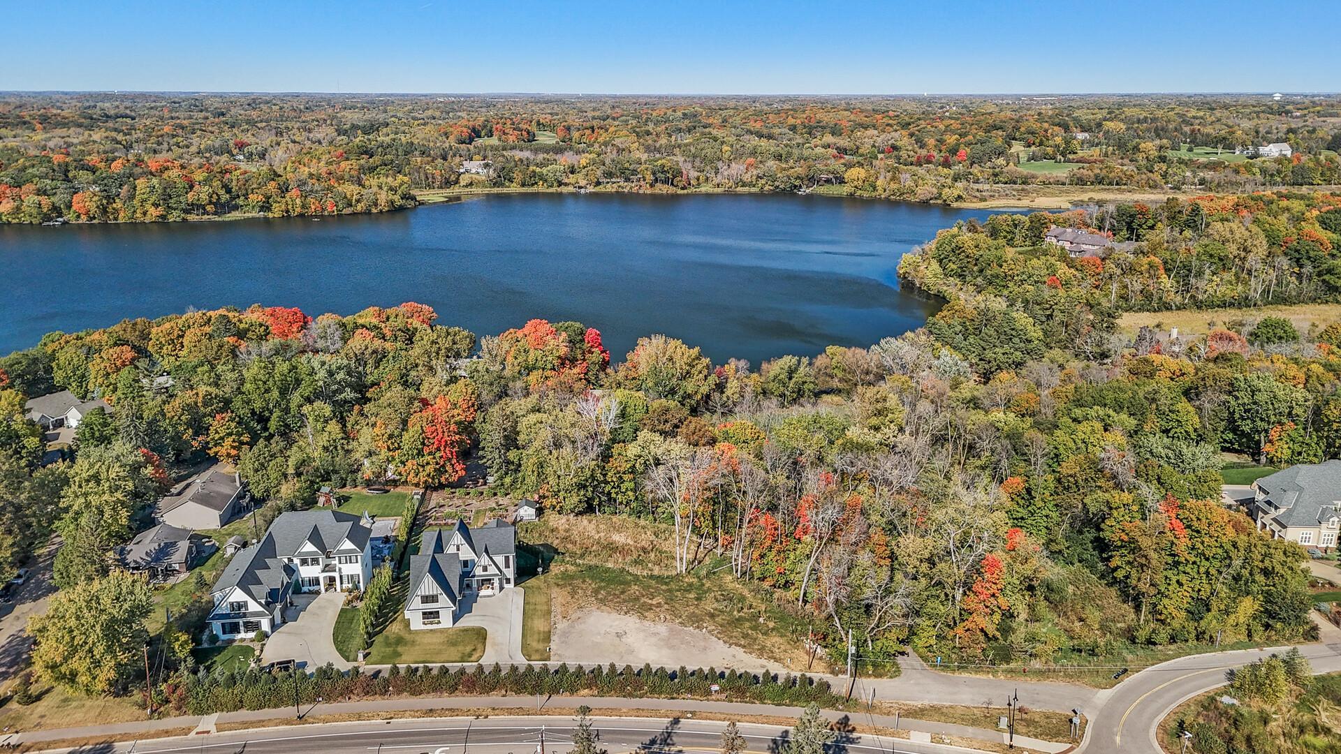 1040 Old Long Lake Road