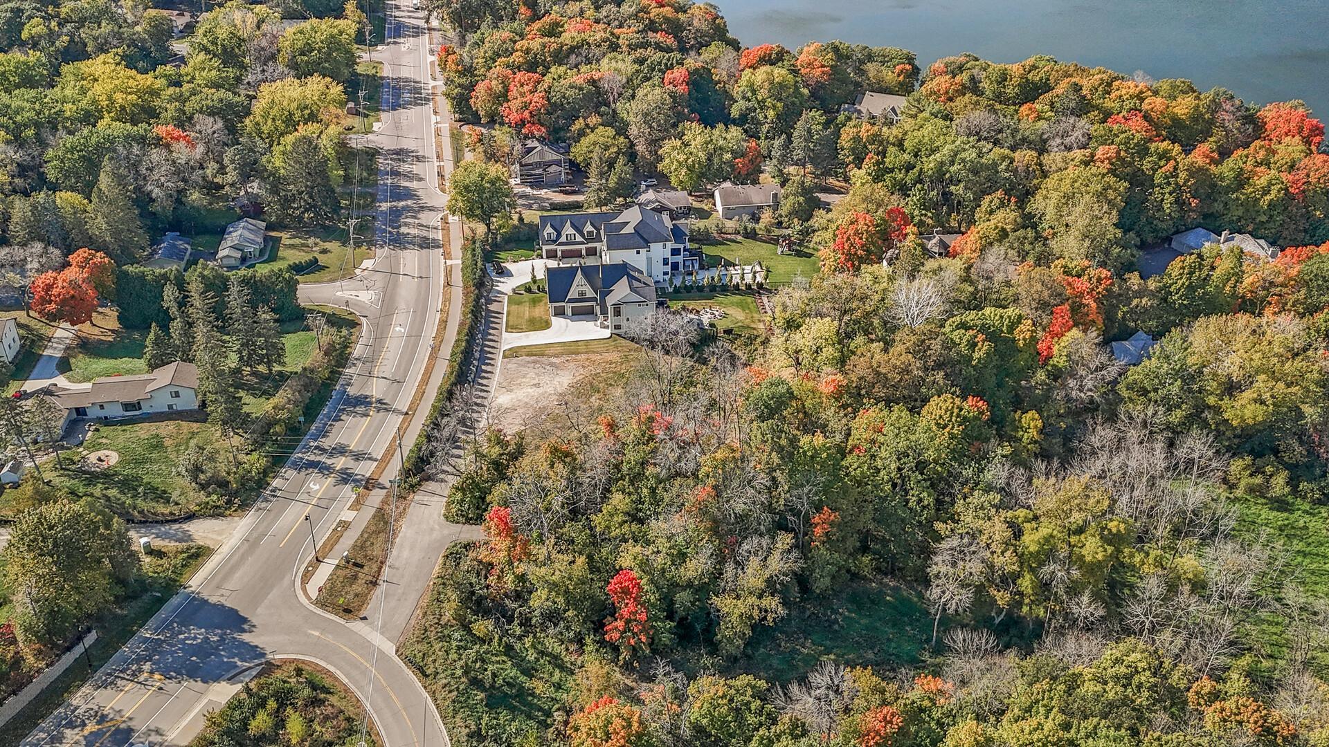 1040 Old Long Lake Road