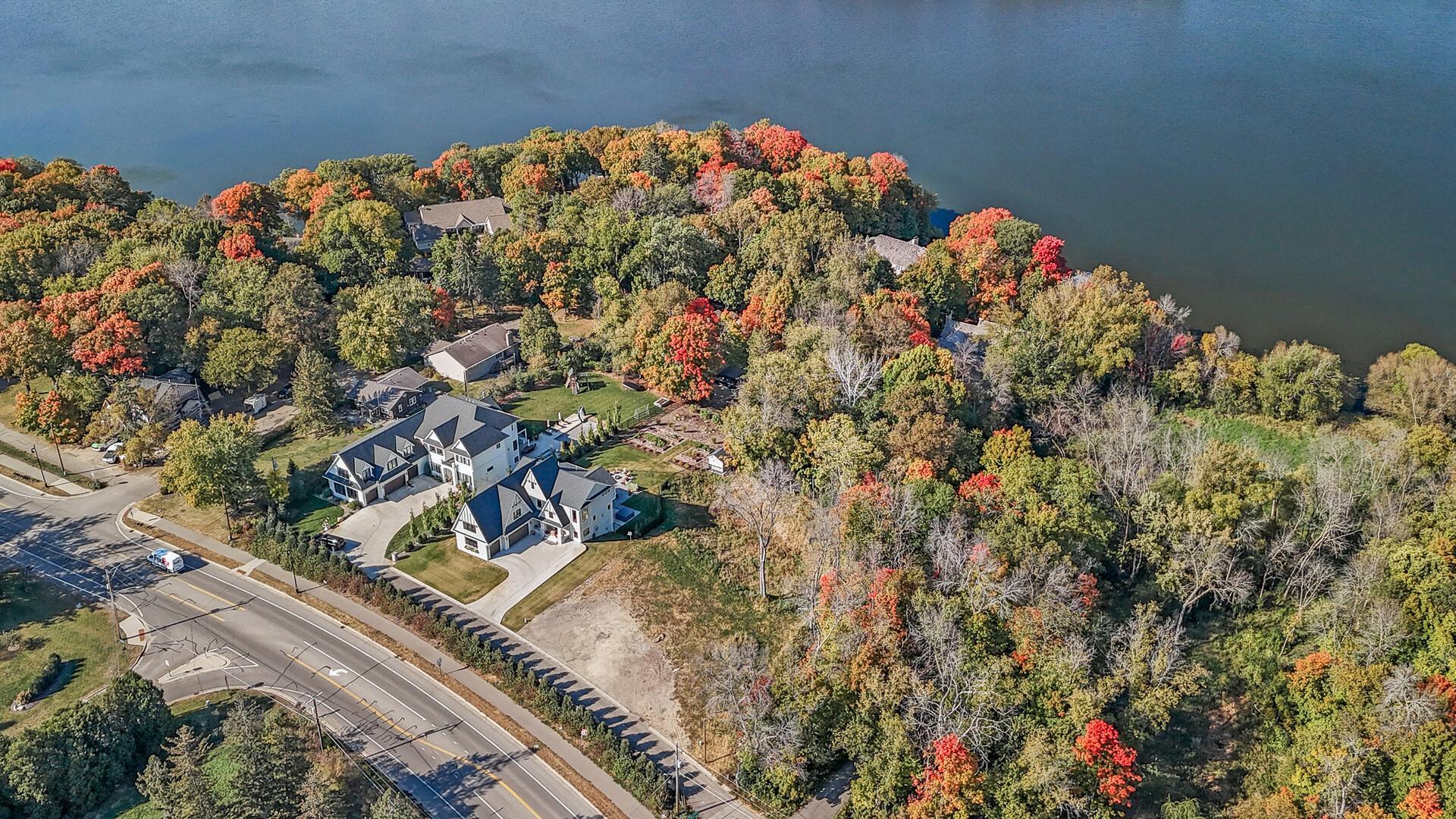 1040 Old Long Lake Road