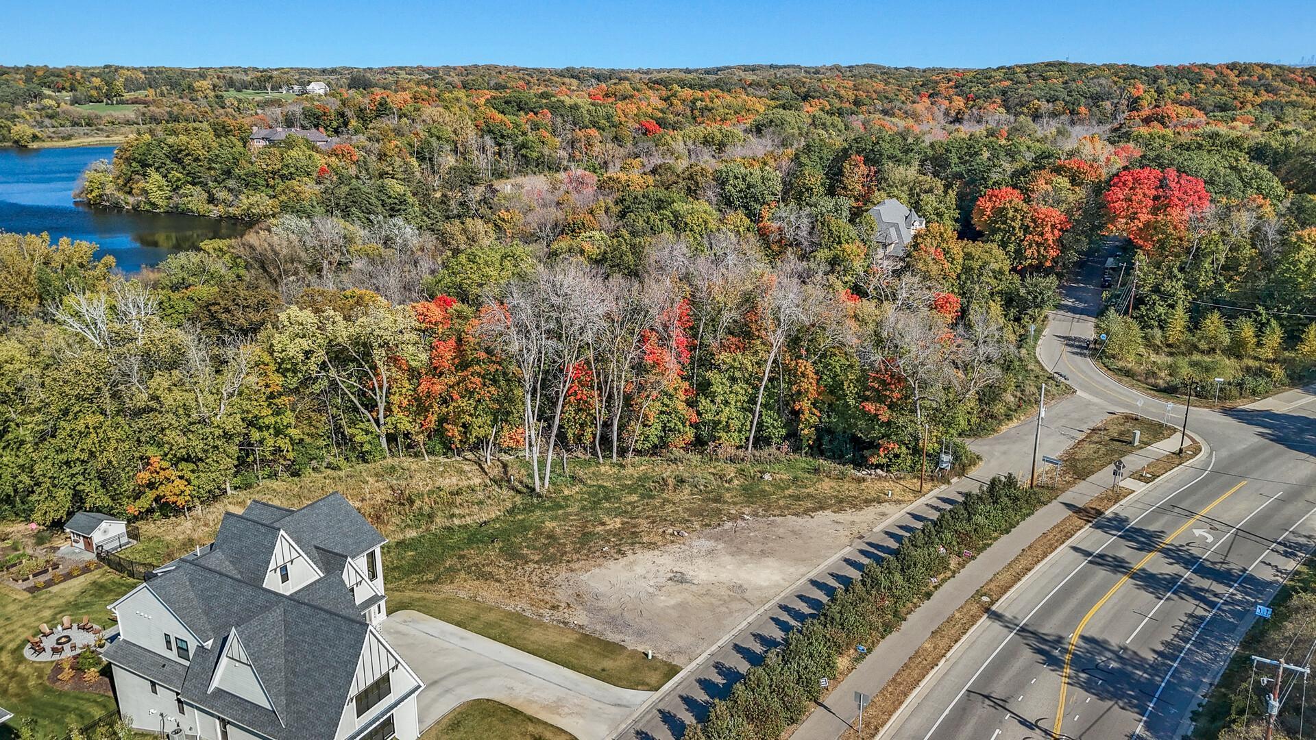 1040 Old Long Lake Road