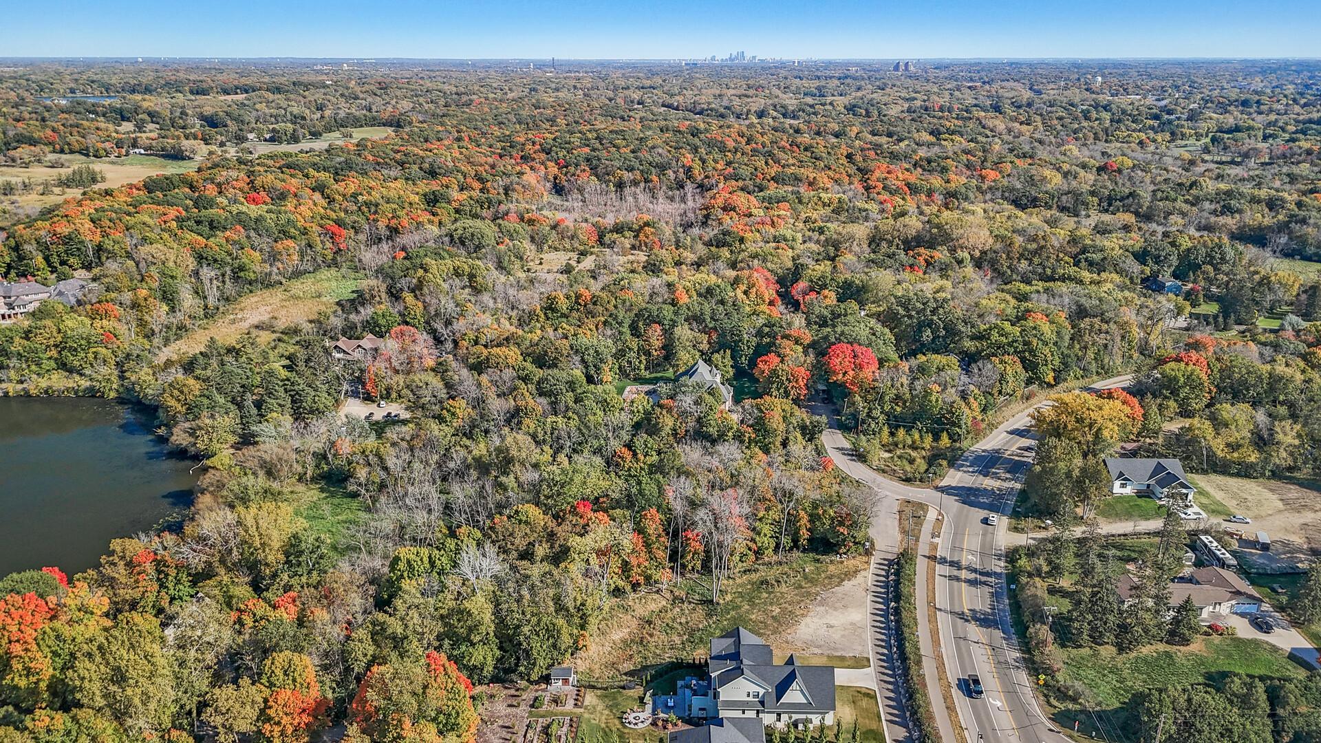 1040 Old Long Lake Road