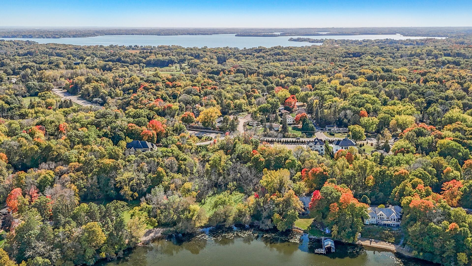 1040 Old Long Lake Road