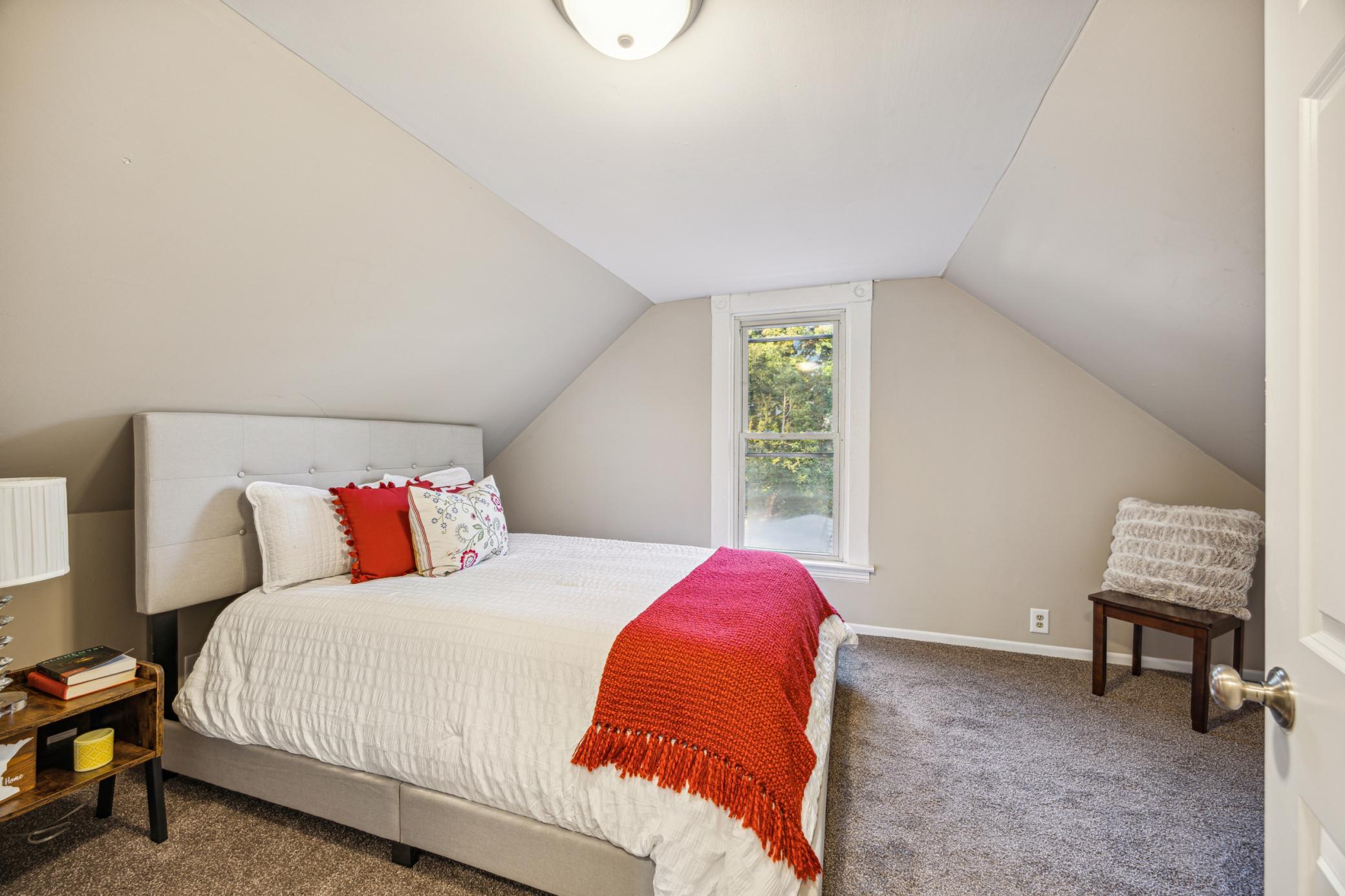 3022 Vincent Avenue N