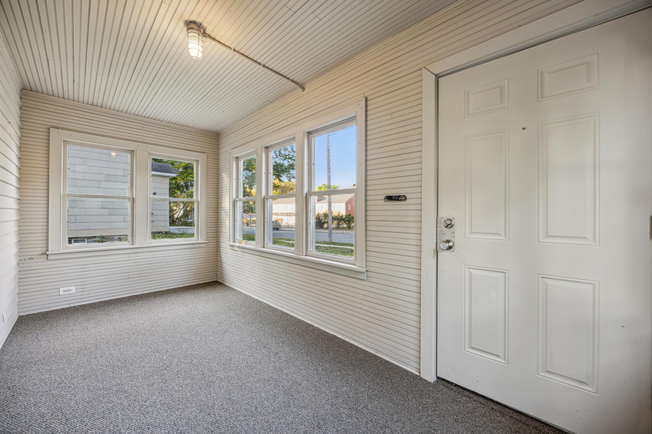 3022 Vincent Avenue N