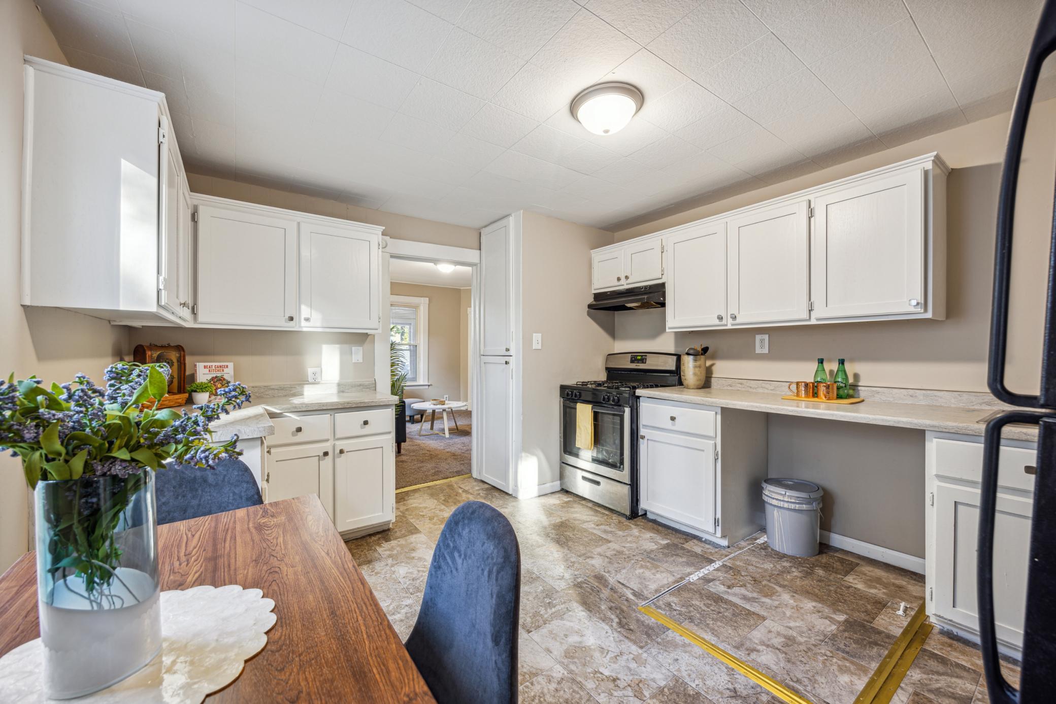 3022 Vincent Avenue N