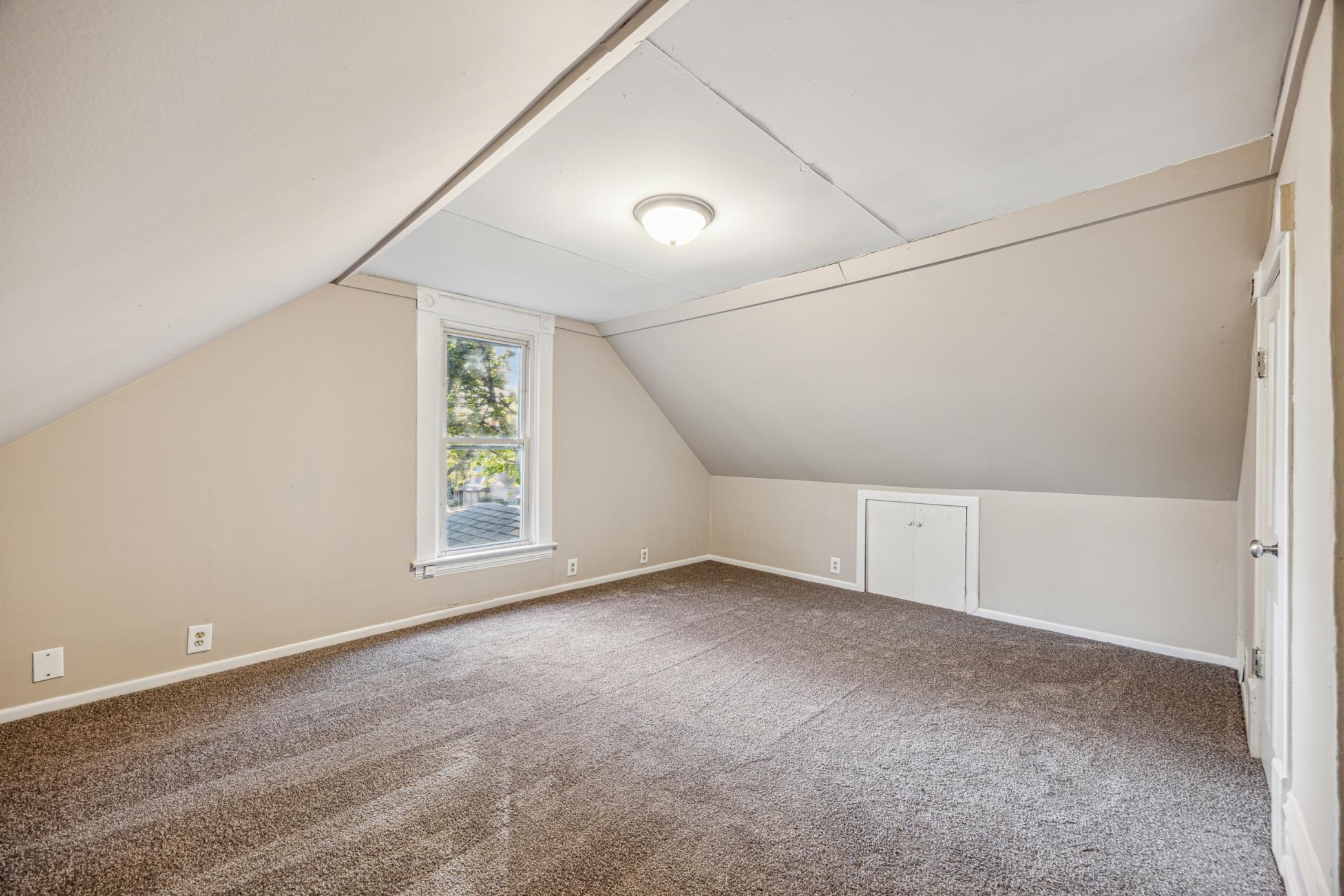 3022 Vincent Avenue N