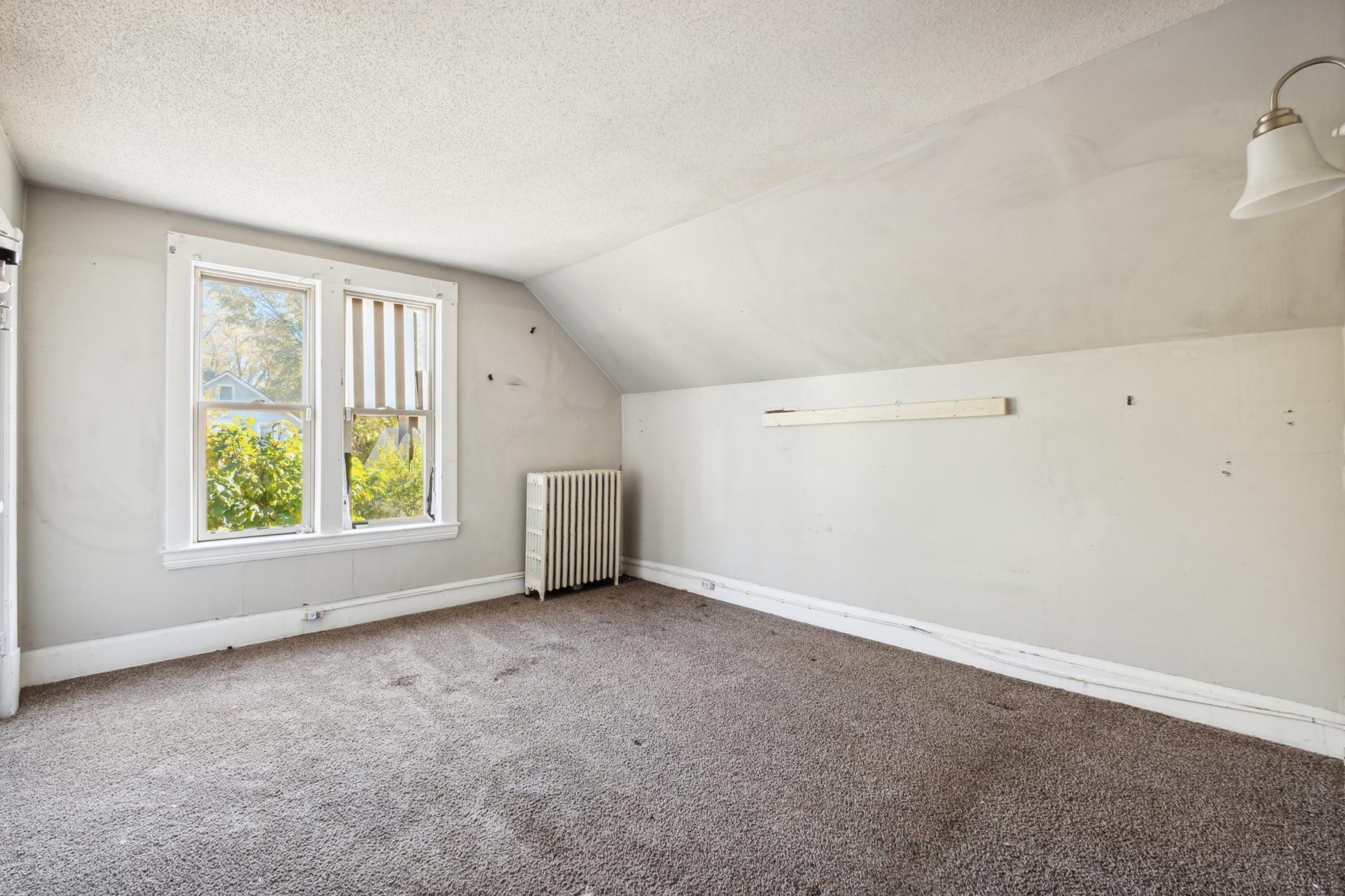 3115 Thomas Avenue N