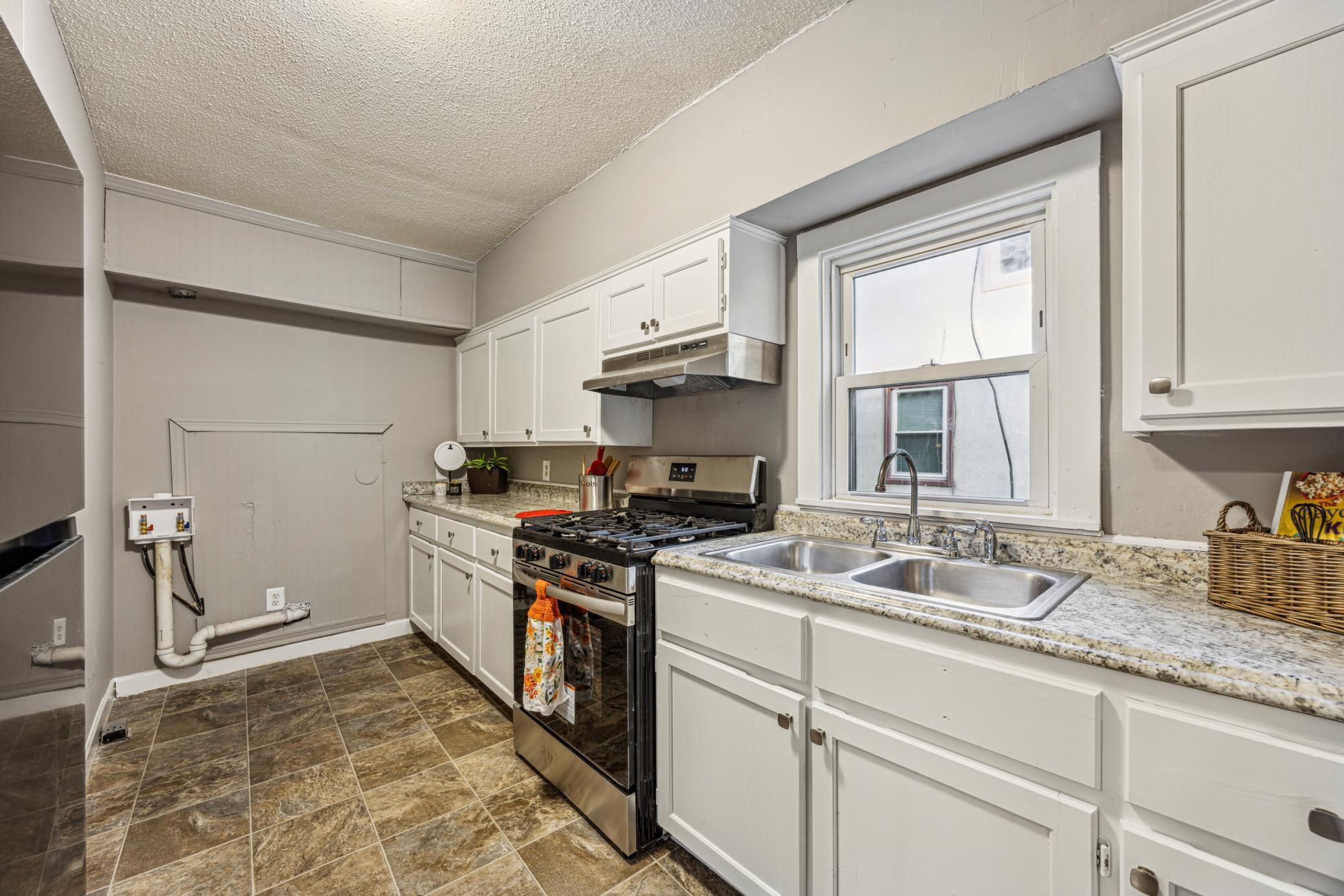 3446 Oliver Avenue N