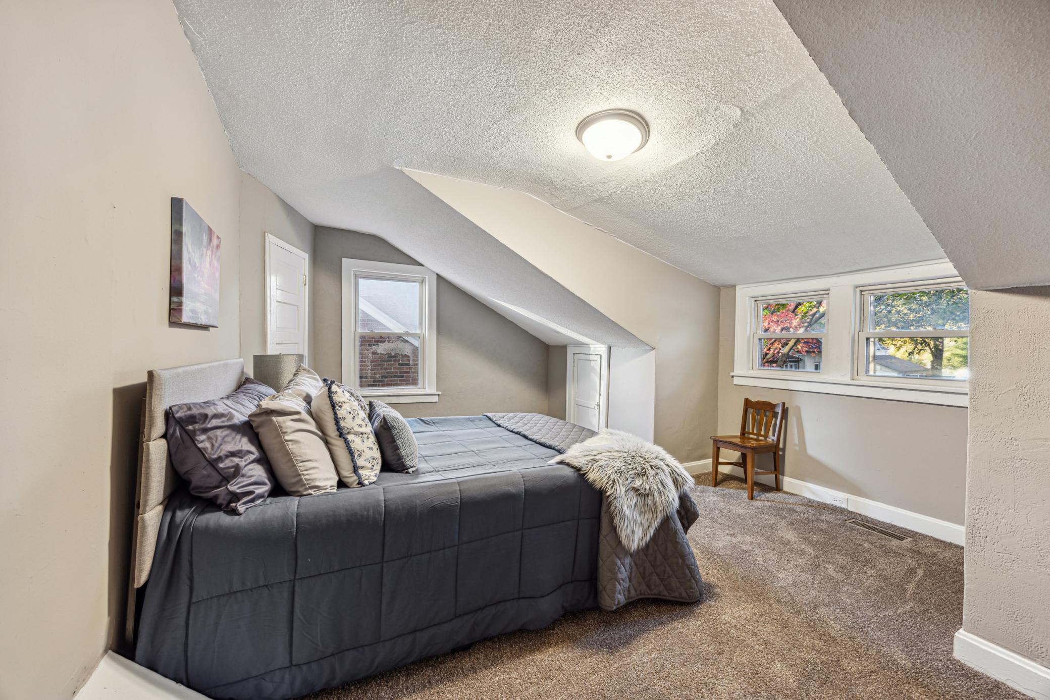 3446 Oliver Avenue N