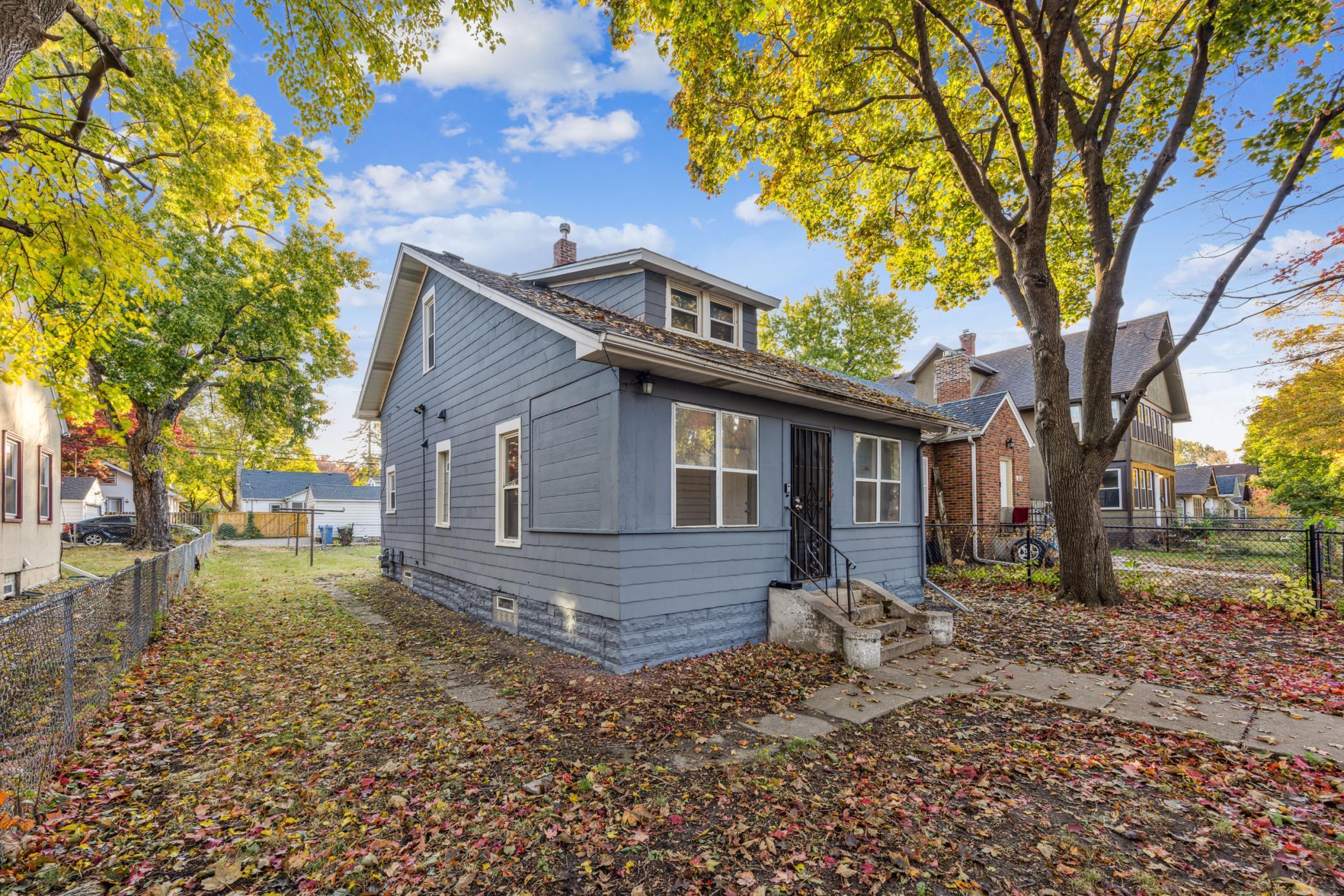 3446 Oliver Avenue N