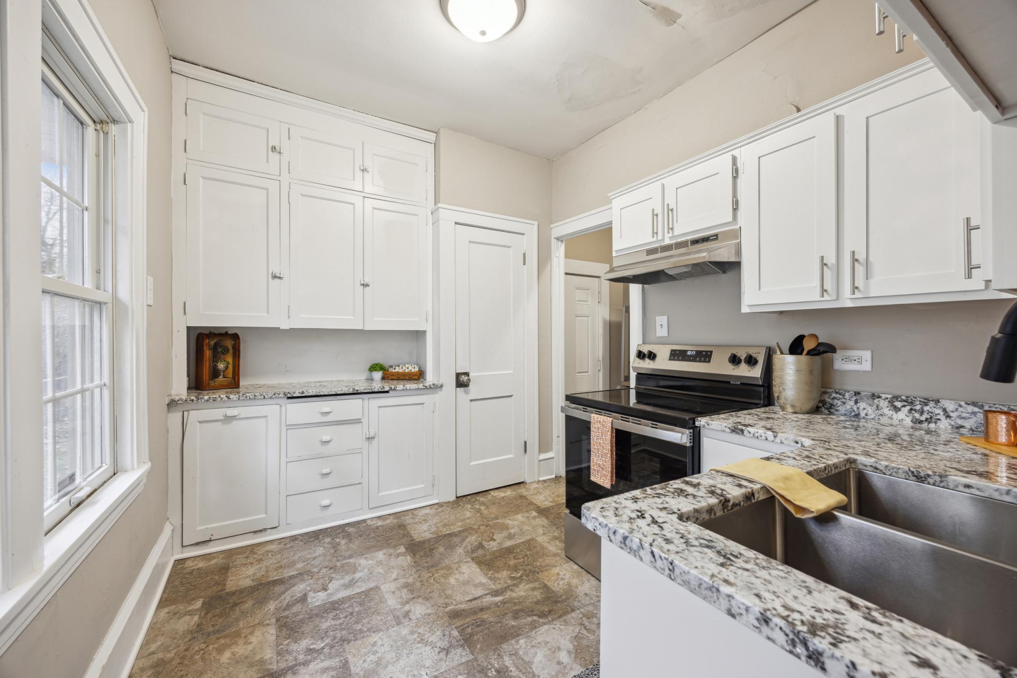 3607 Colfax Avenue N