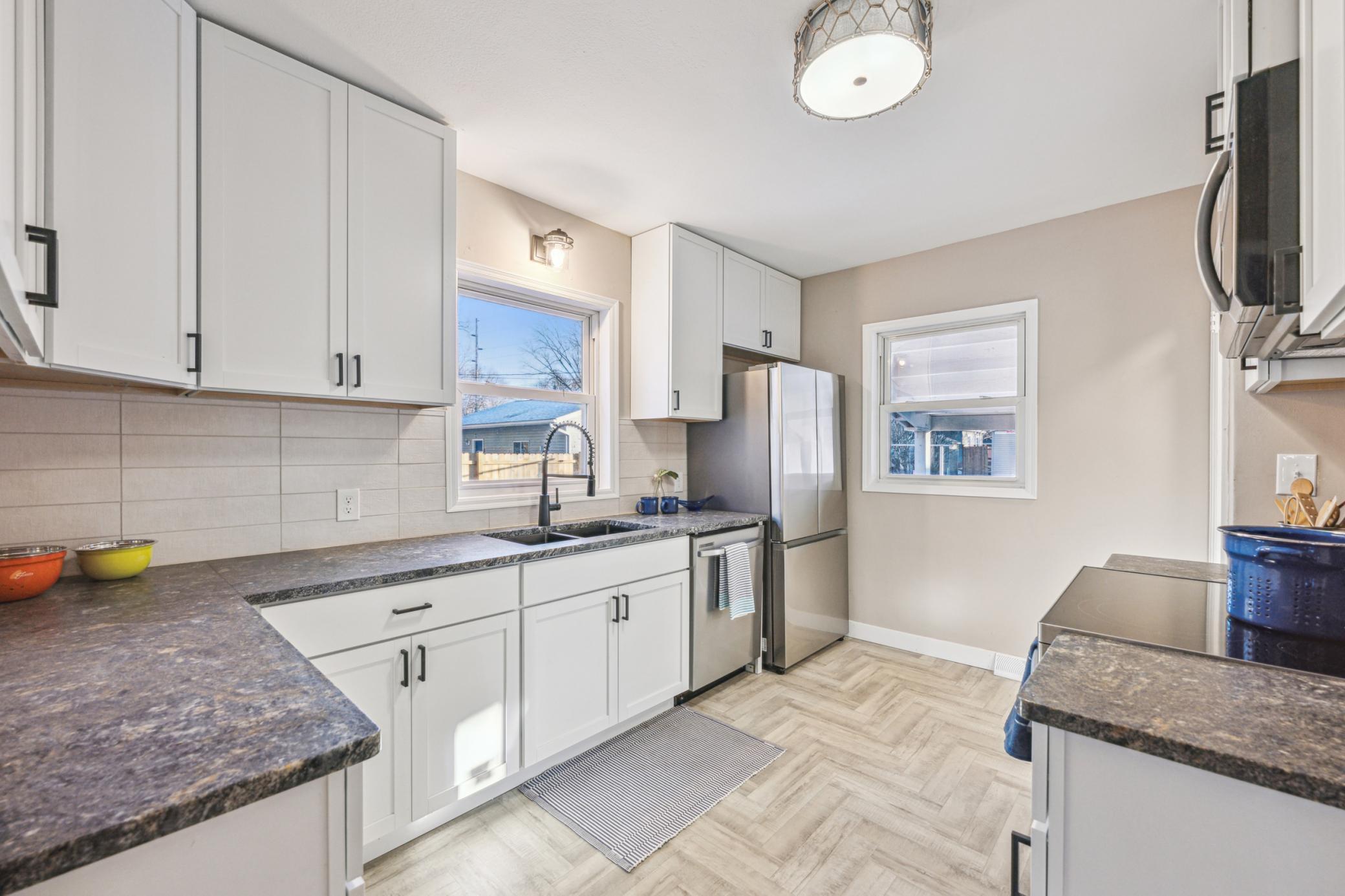 1324 Chandler Avenue N