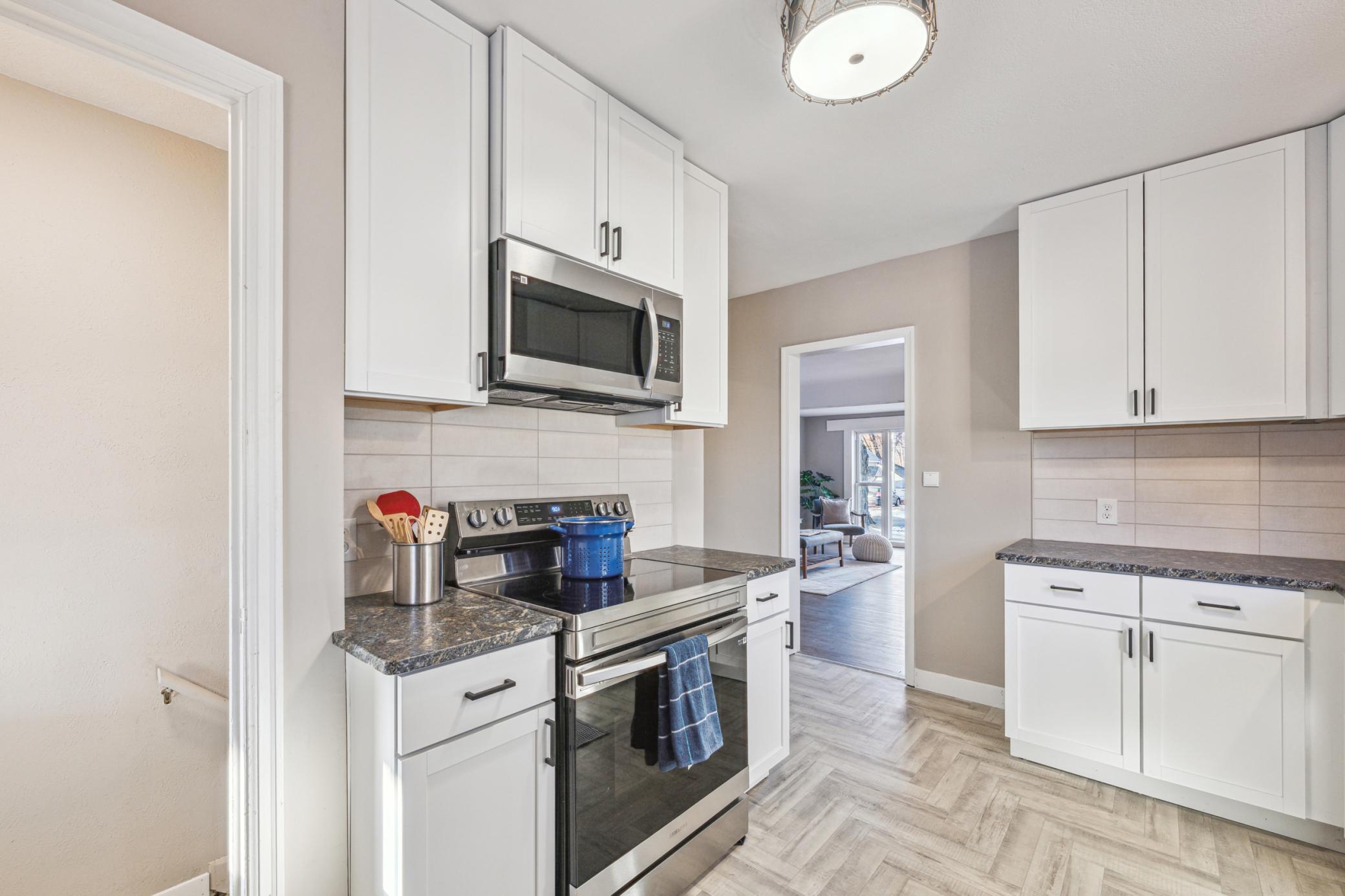 1324 Chandler Avenue N