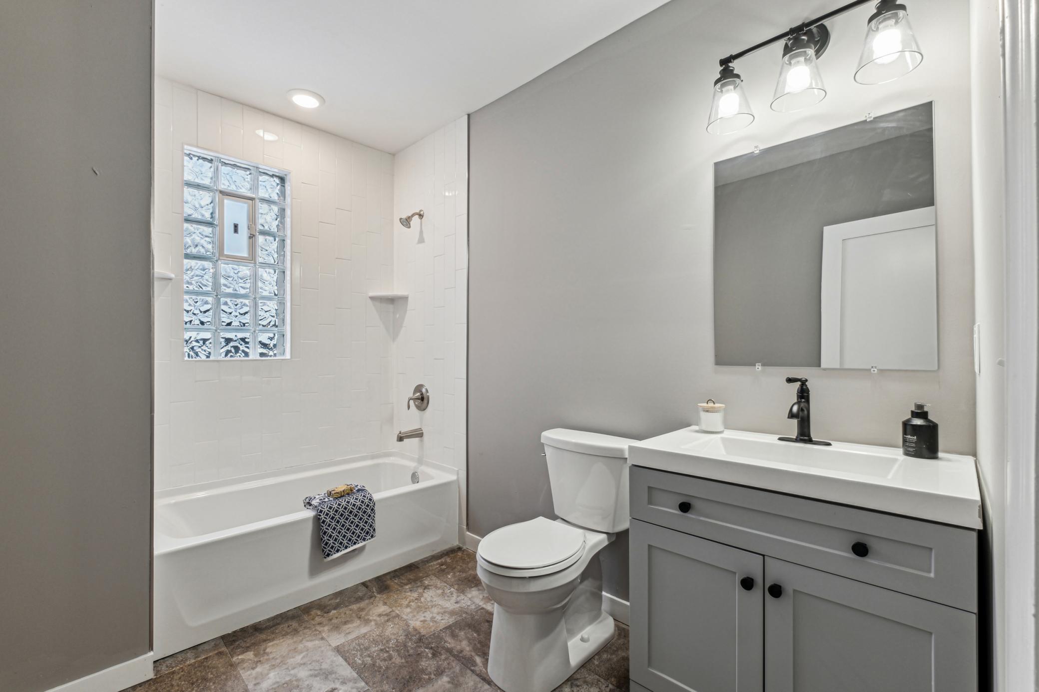 3514 Dupont Avenue N