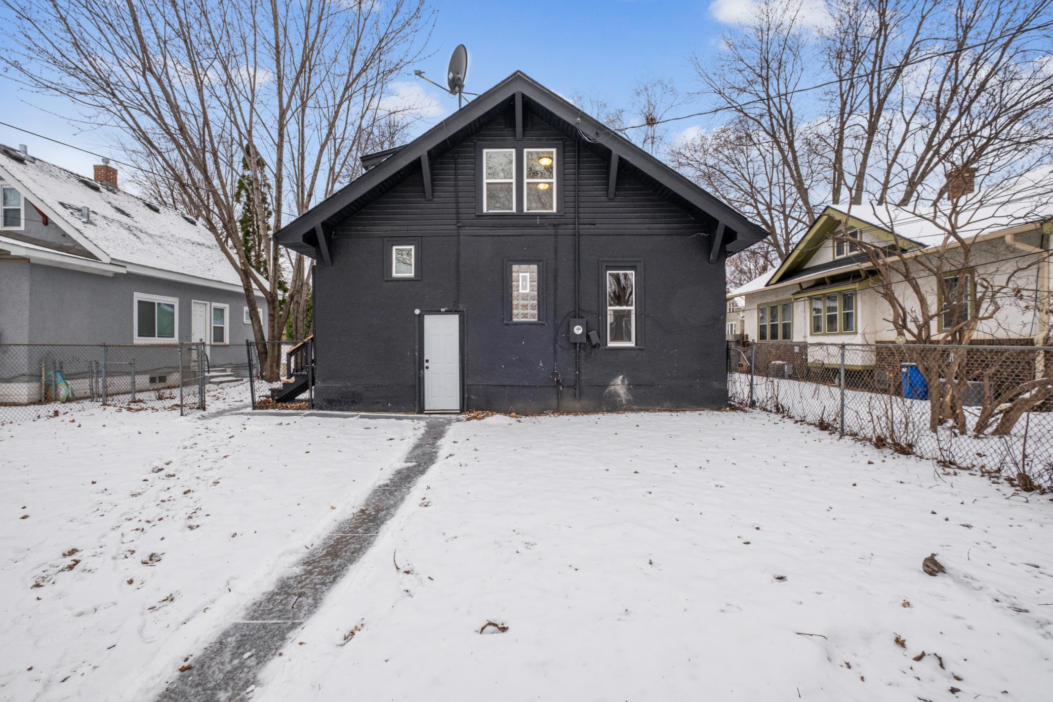 3514 Dupont Avenue N