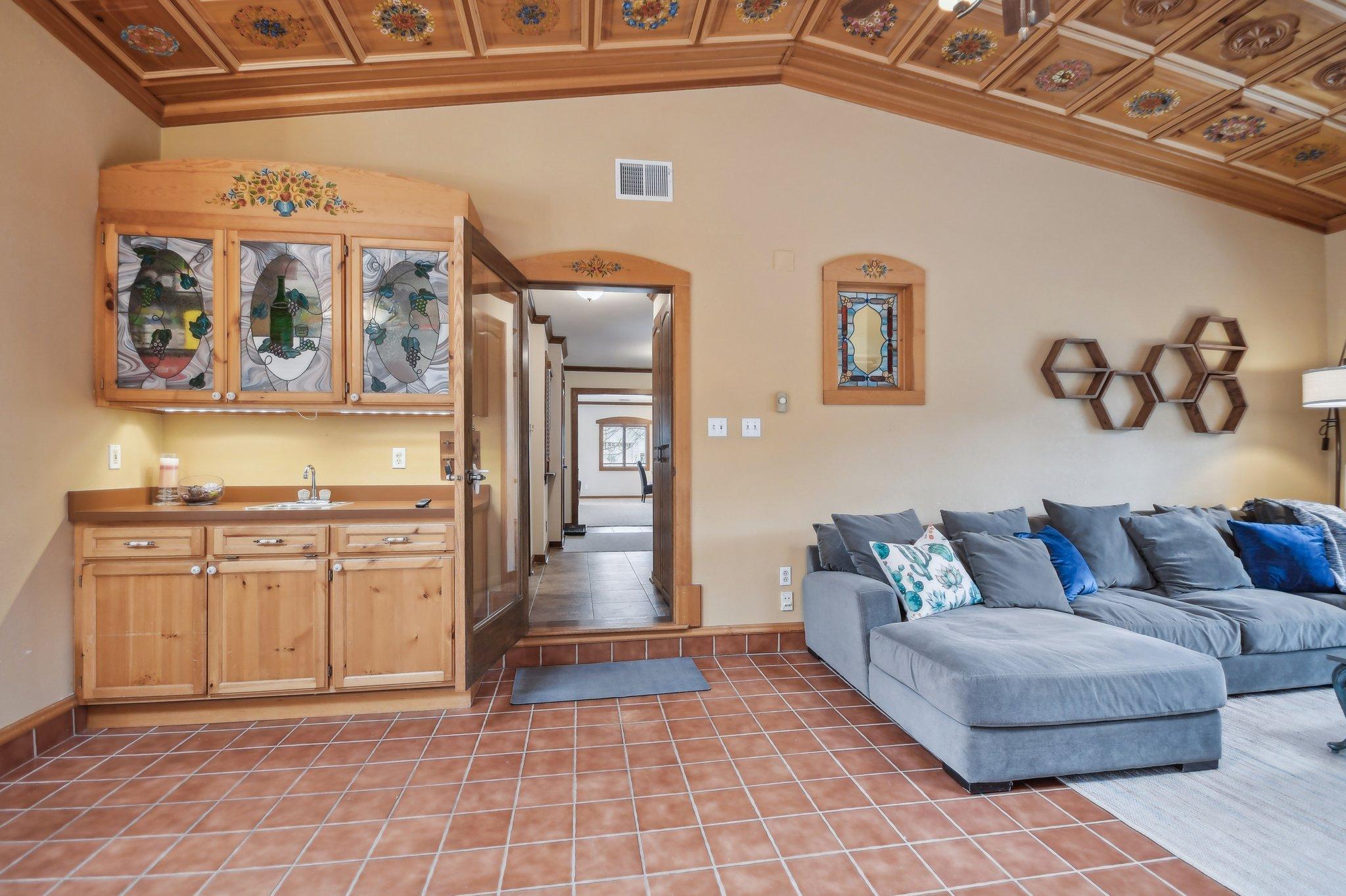 439 W Horseshoe Drive