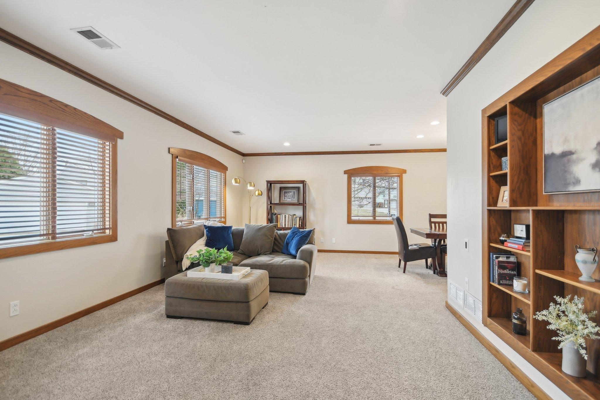 439 W Horseshoe Drive