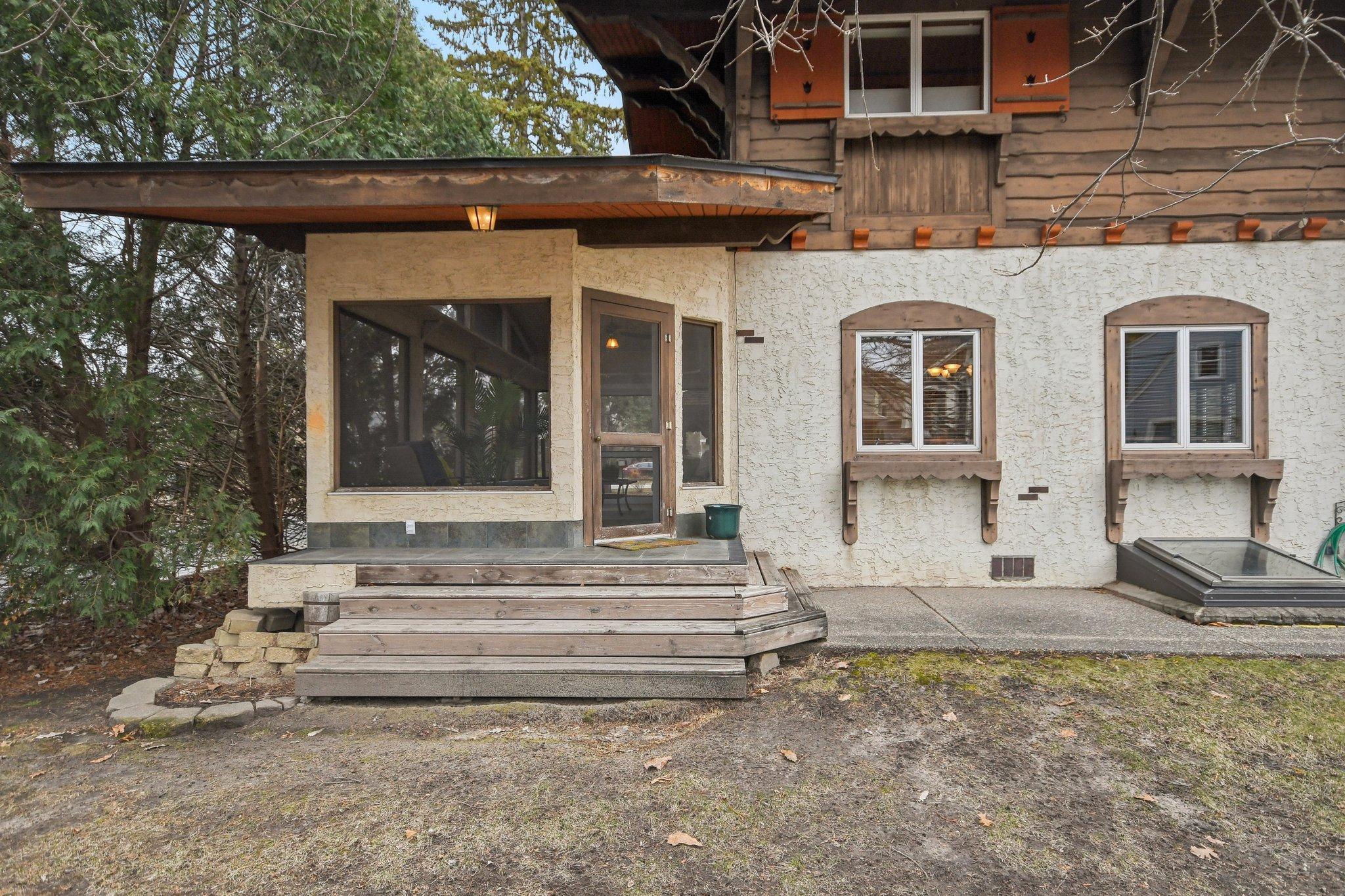 439 W Horseshoe Drive