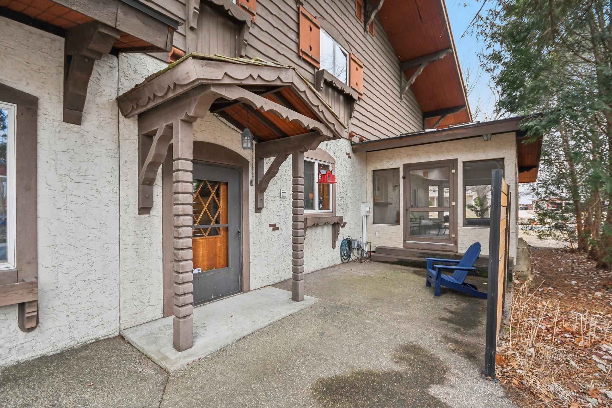 439 W Horseshoe Drive