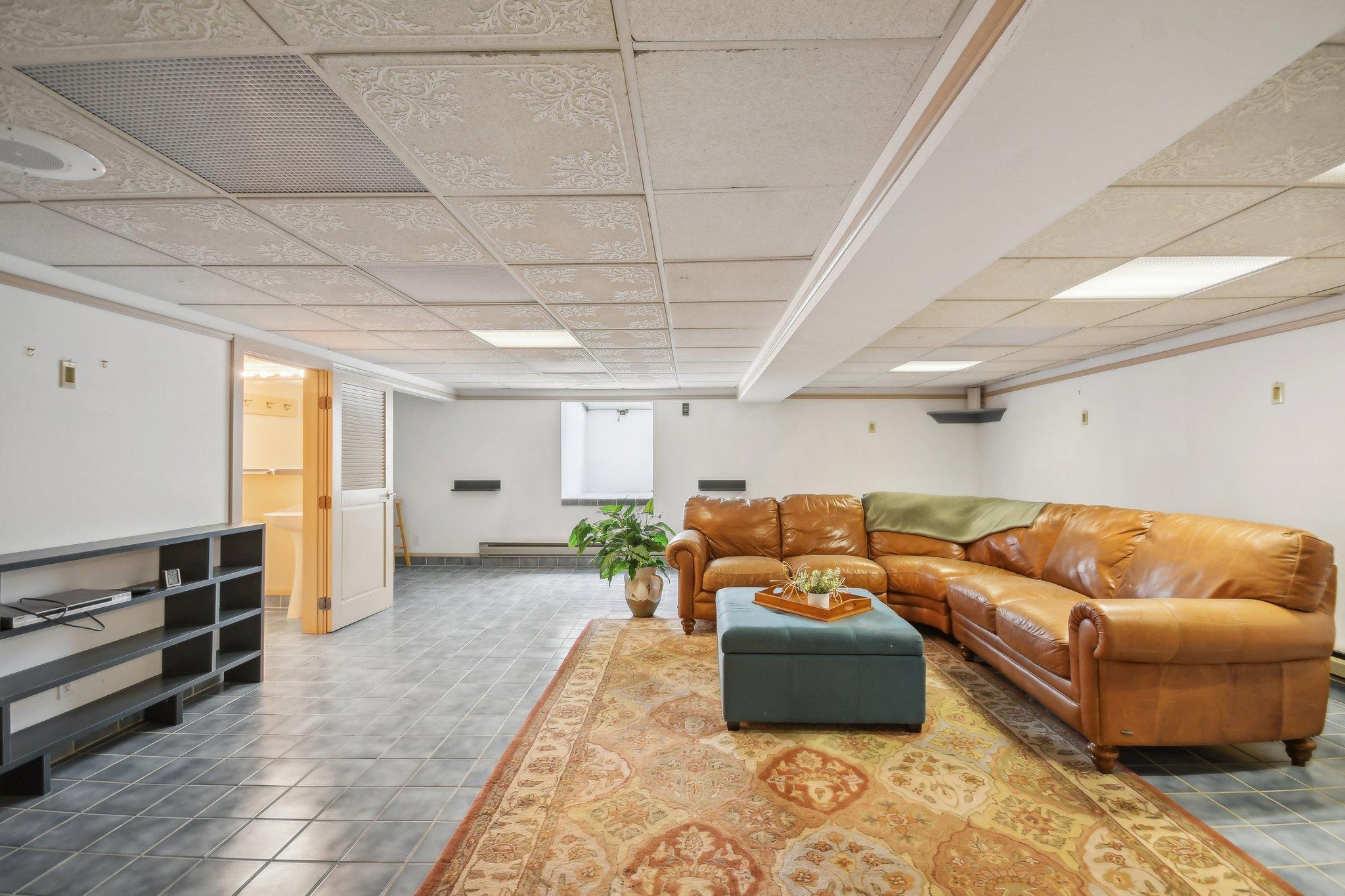 439 W Horseshoe Drive