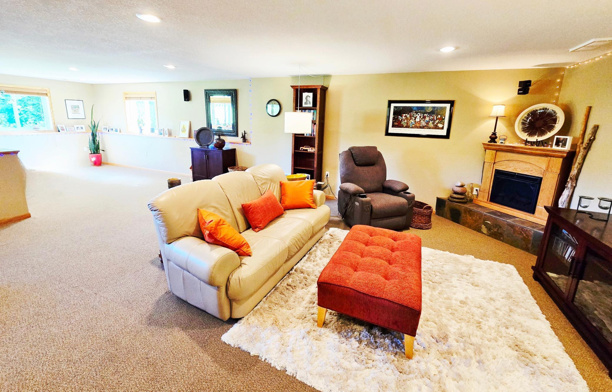3829 Meadowview Way