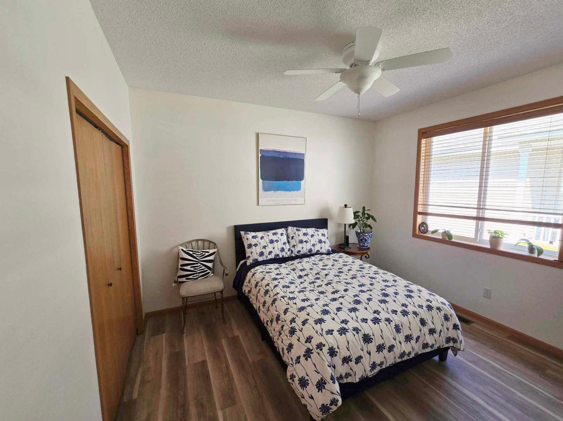 3829 Meadowview Way