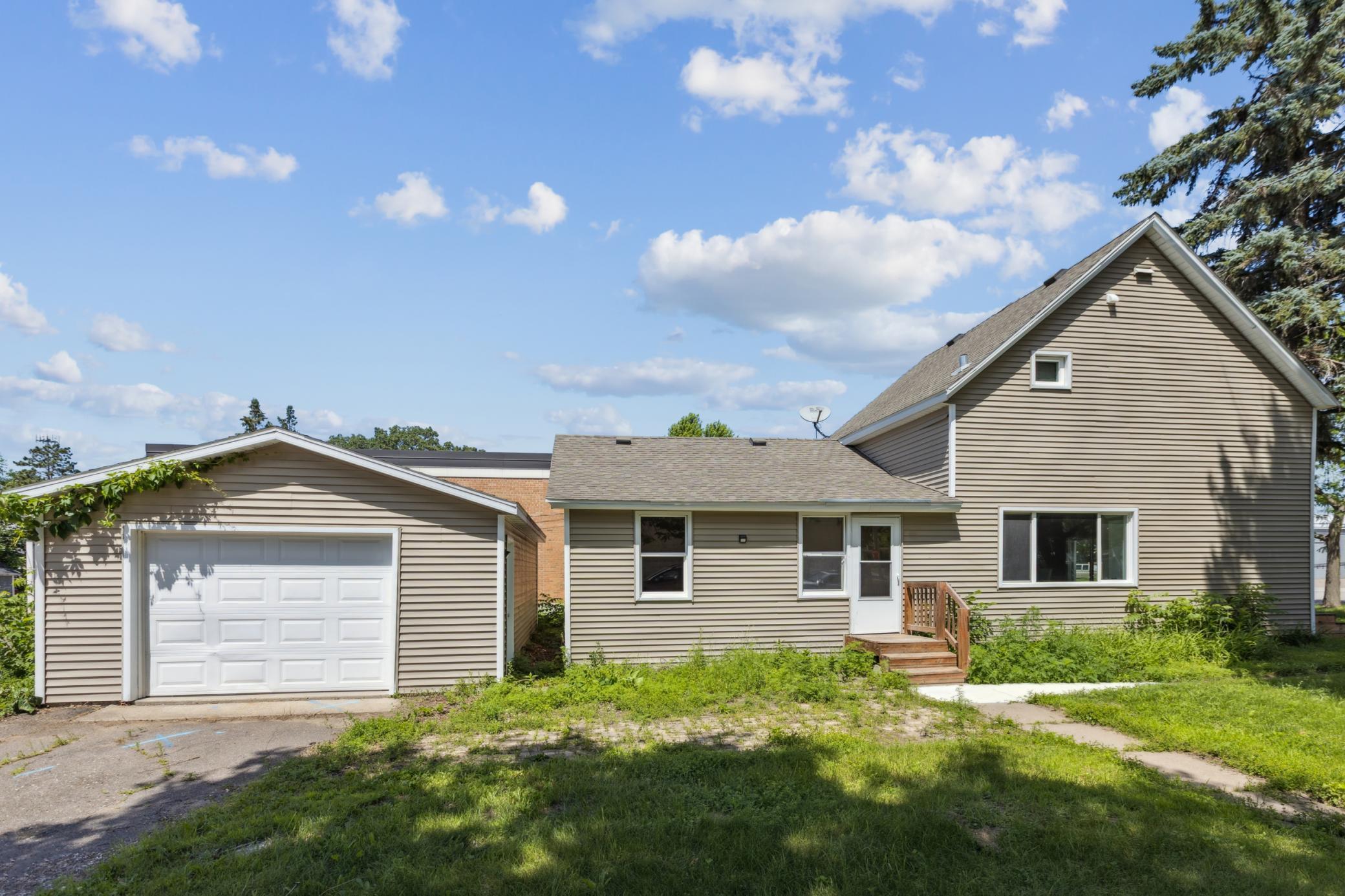 111 6th Avenue S