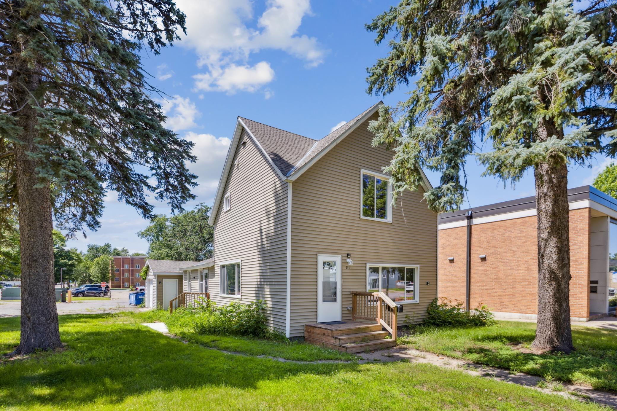 111 6th Avenue S