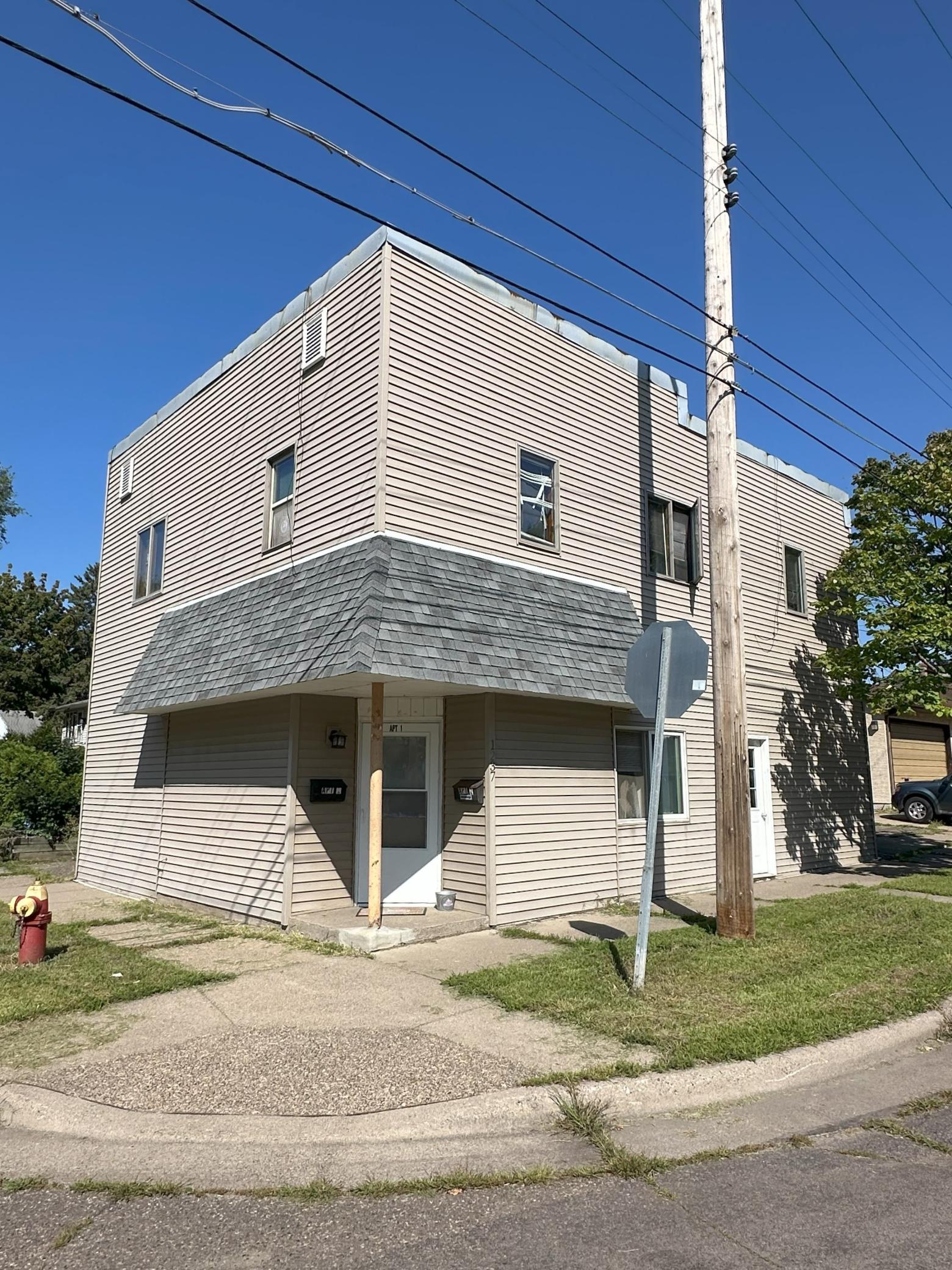 1237 5th Street E