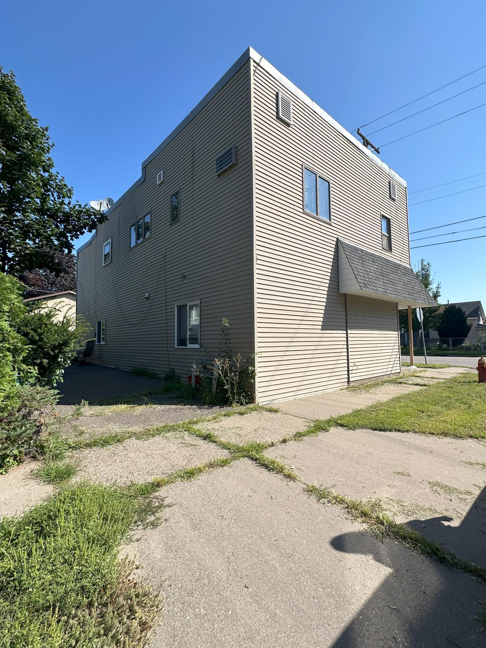 1237 5th Street E