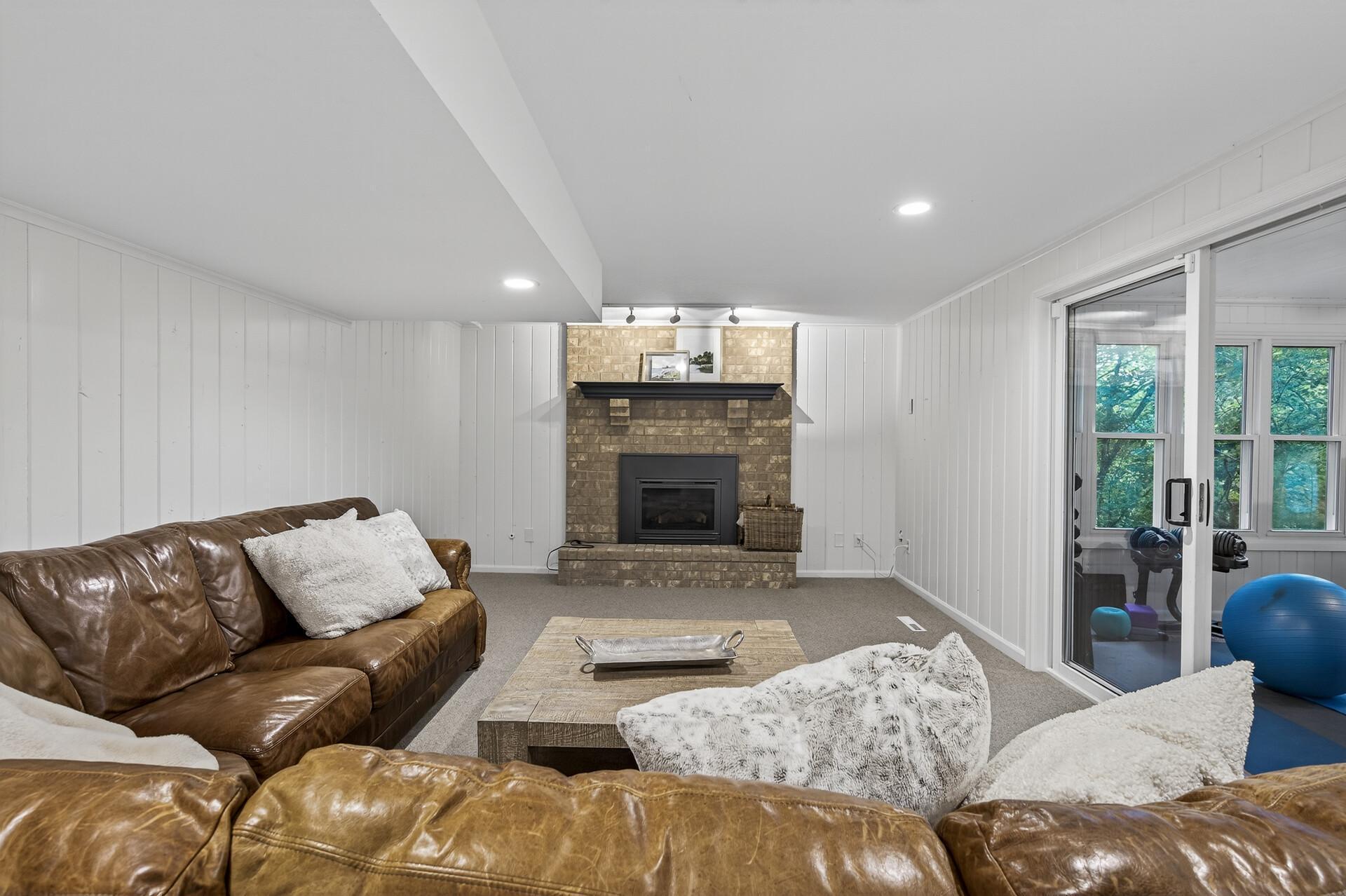 2200 Essex Road