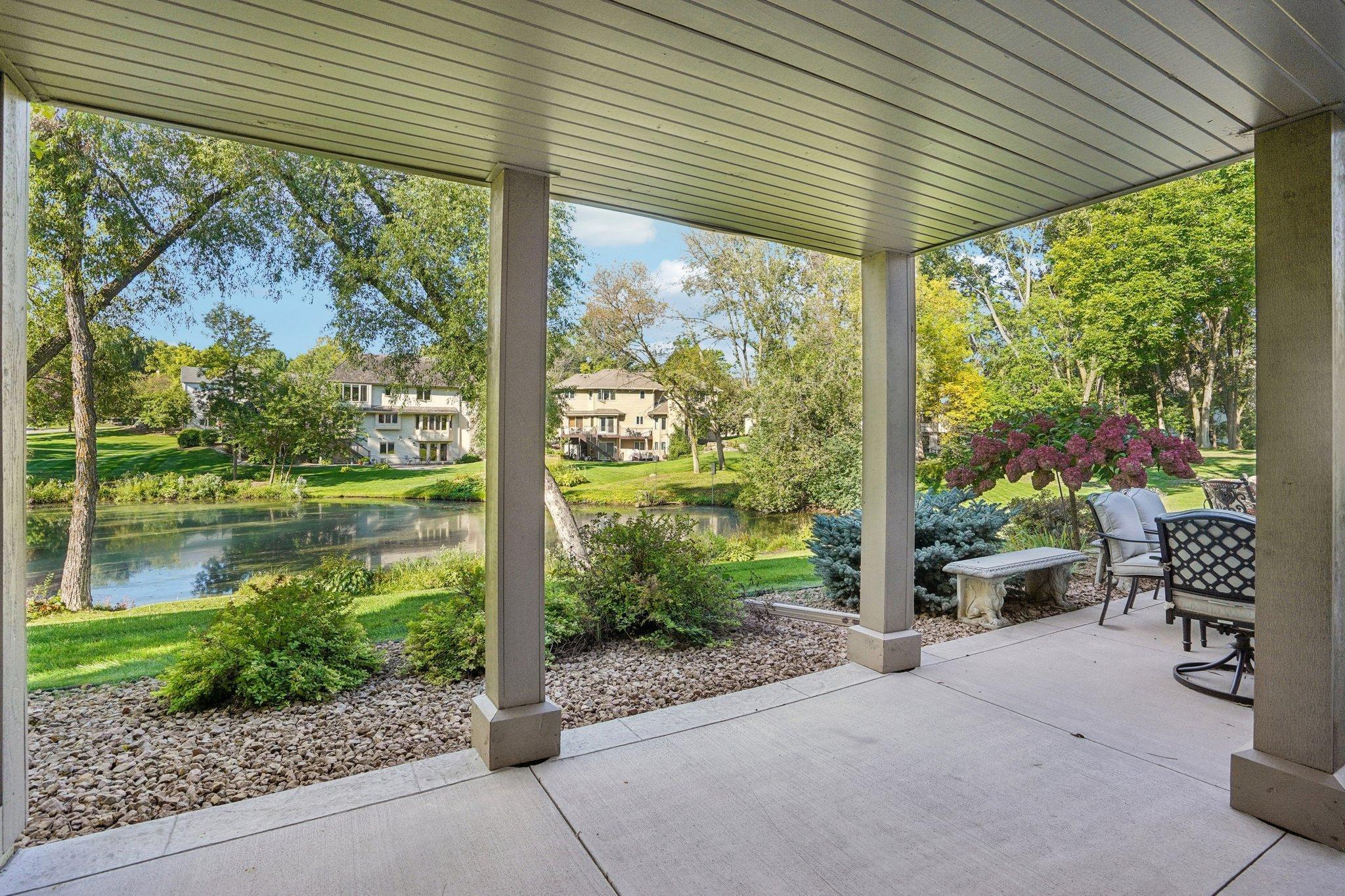 3665 Vinewood Lane N