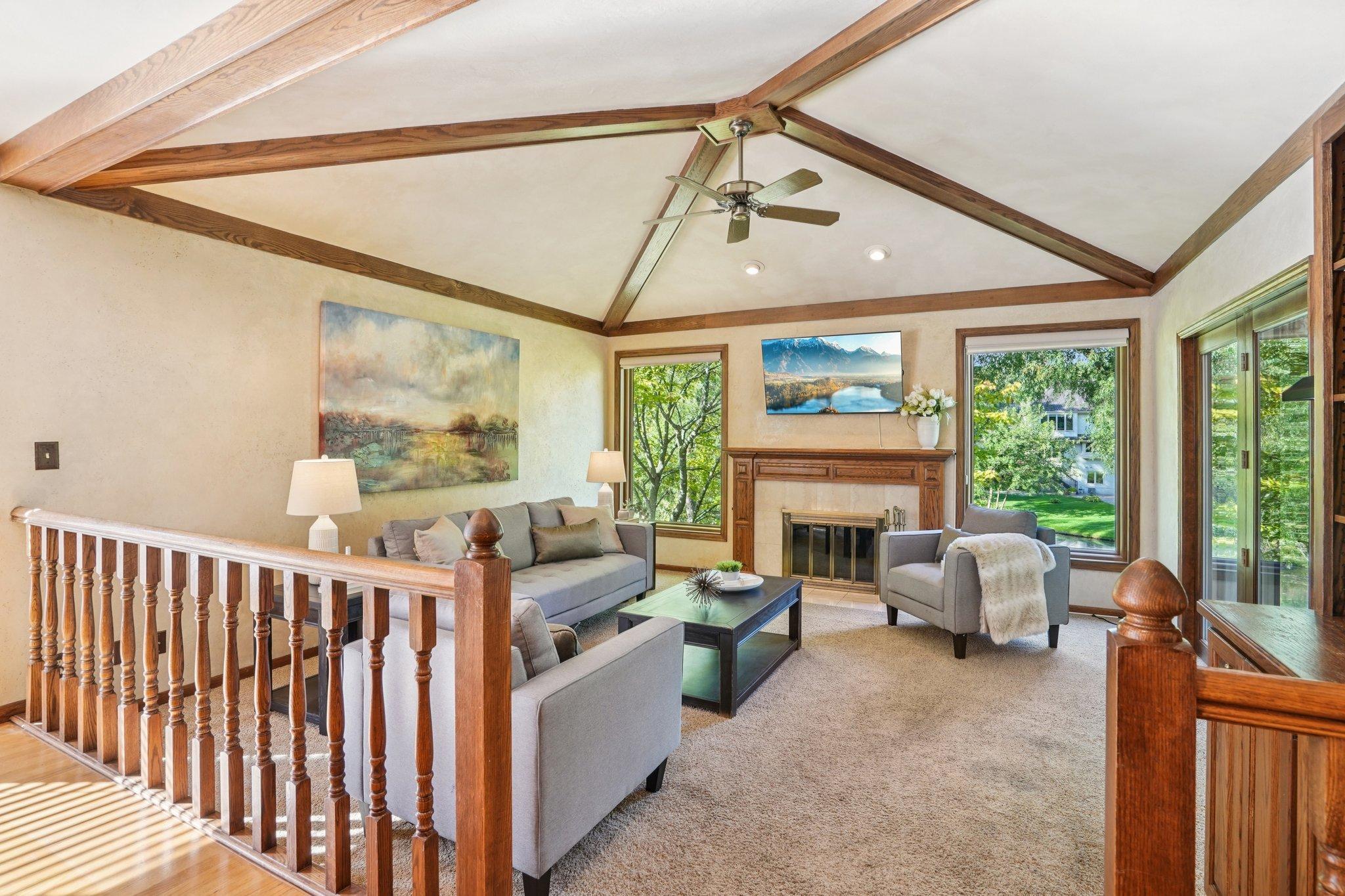 3665 Vinewood Lane N