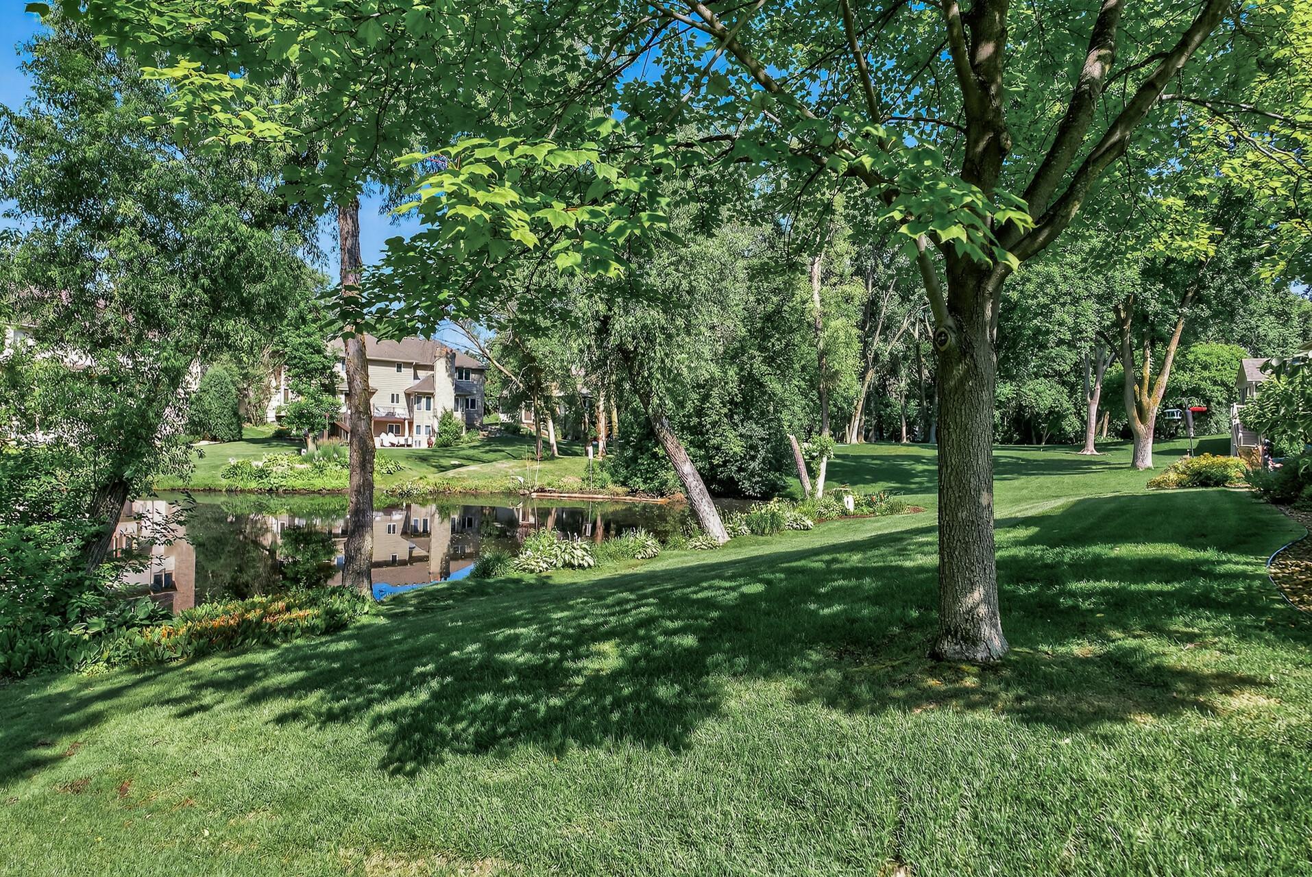 3665 Vinewood Lane N