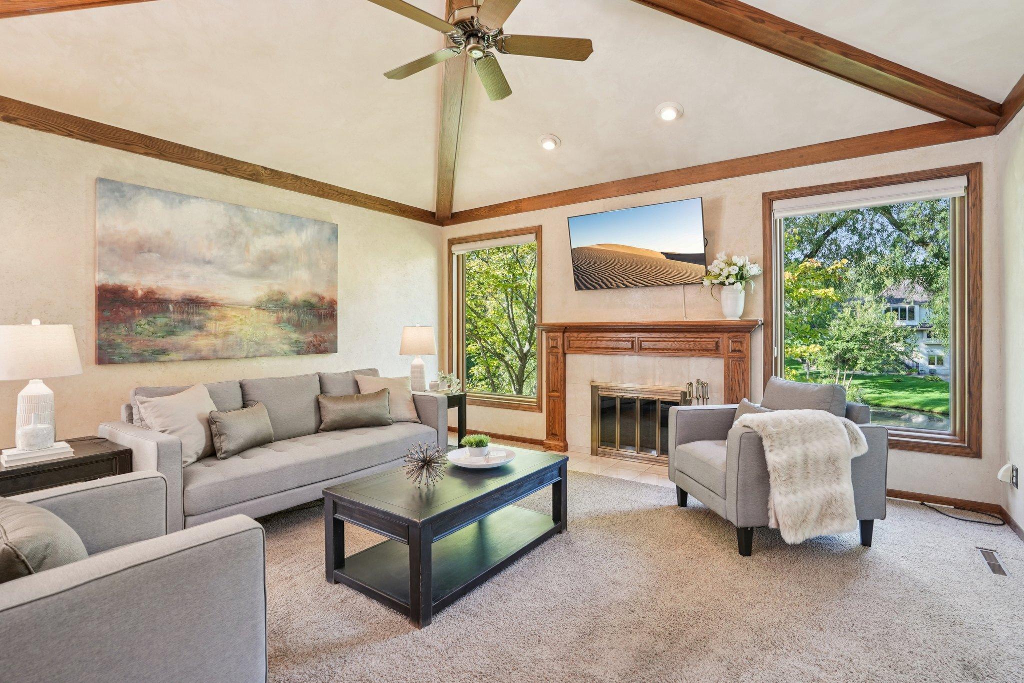 3665 Vinewood Lane N