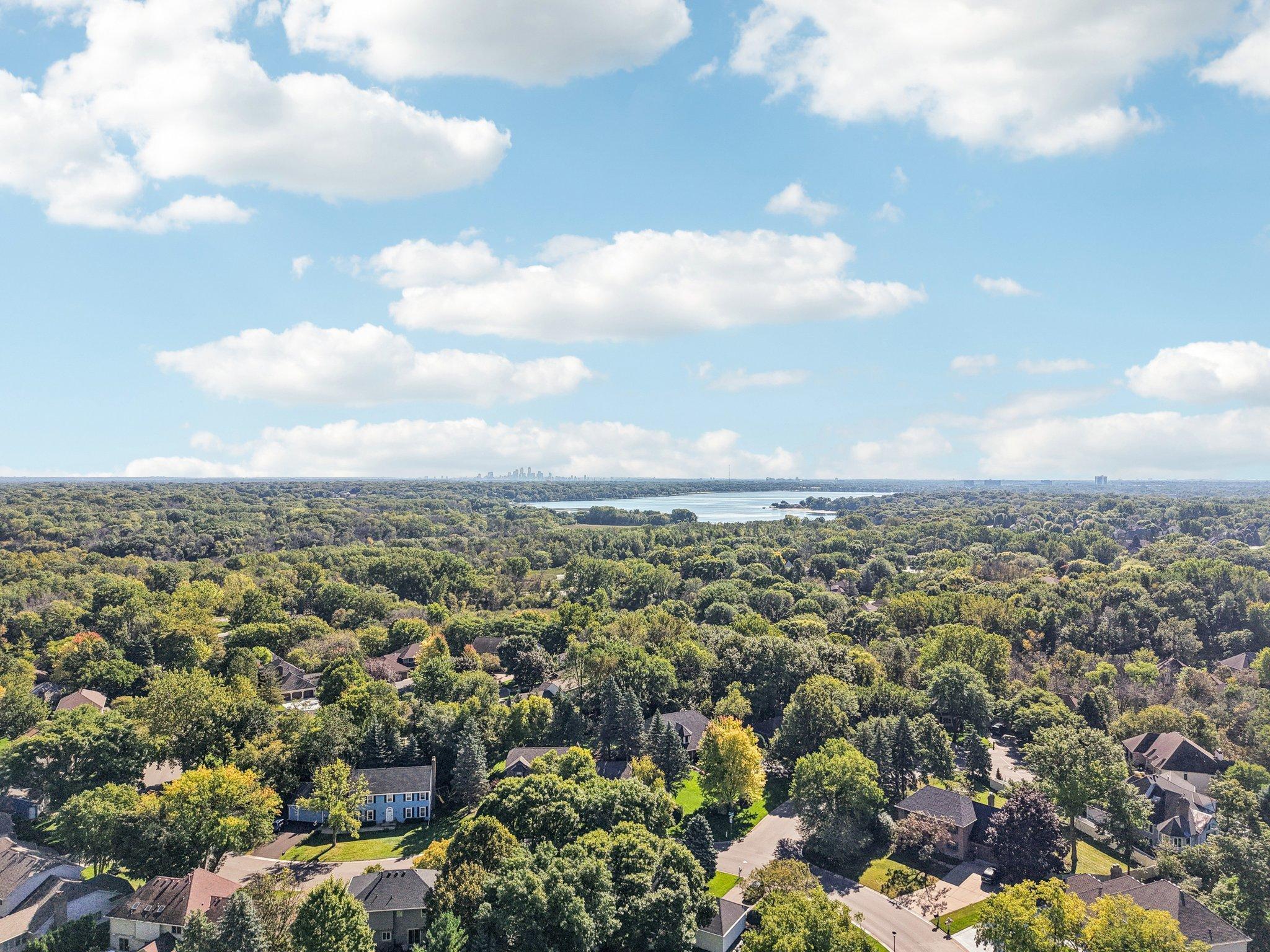 3665 Vinewood Lane N