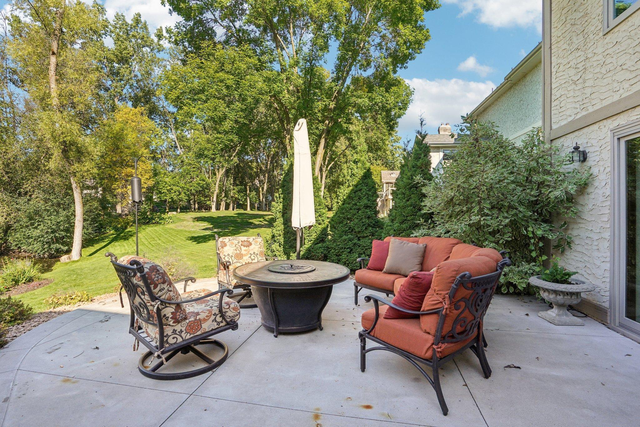 3665 Vinewood Lane N